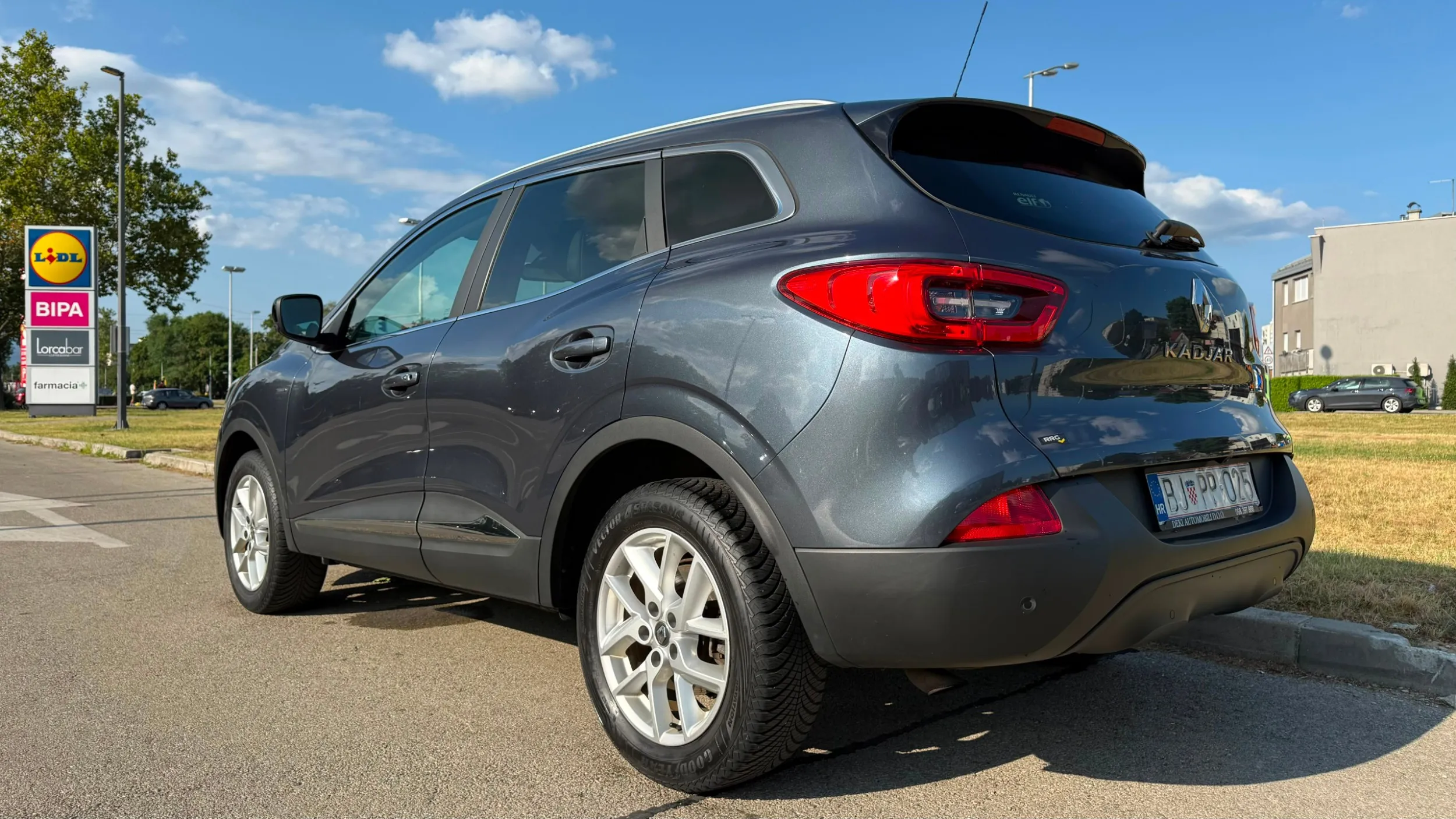 renault kadjar tce 130, limited, kamera, 90.000km, top - slika 8