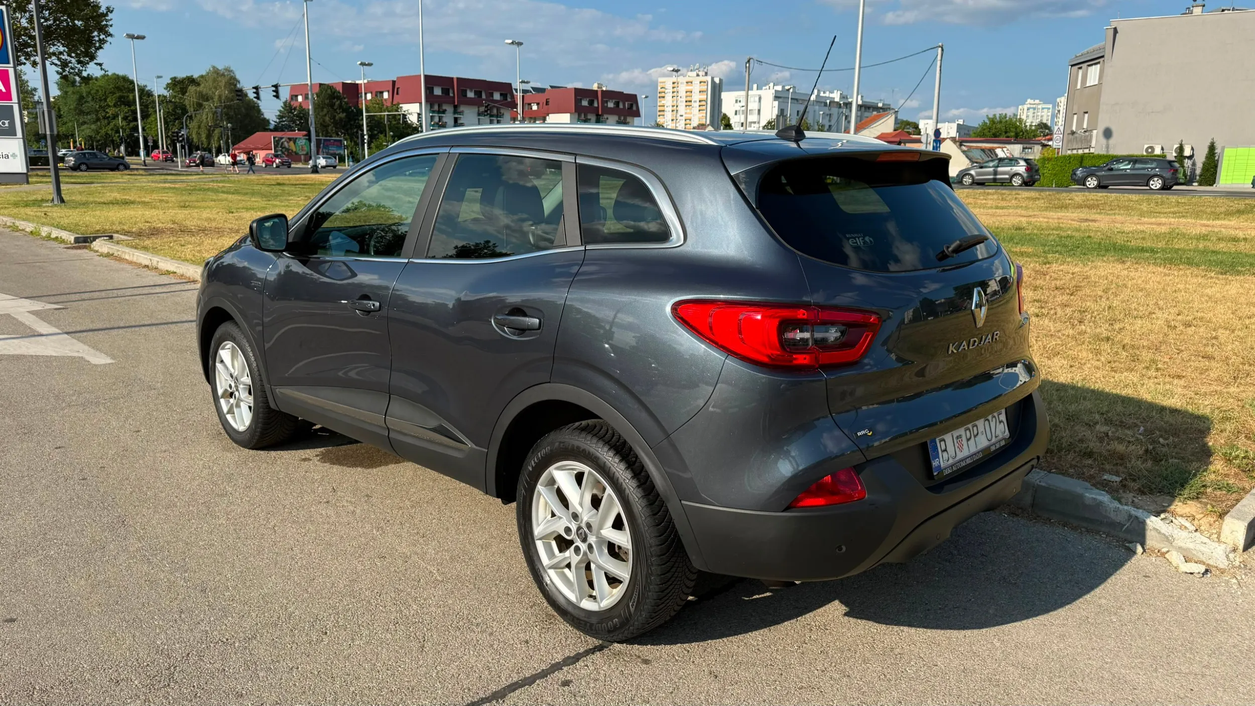 renault kadjar tce 130, limited, kamera, 90.000km, top - slika 9