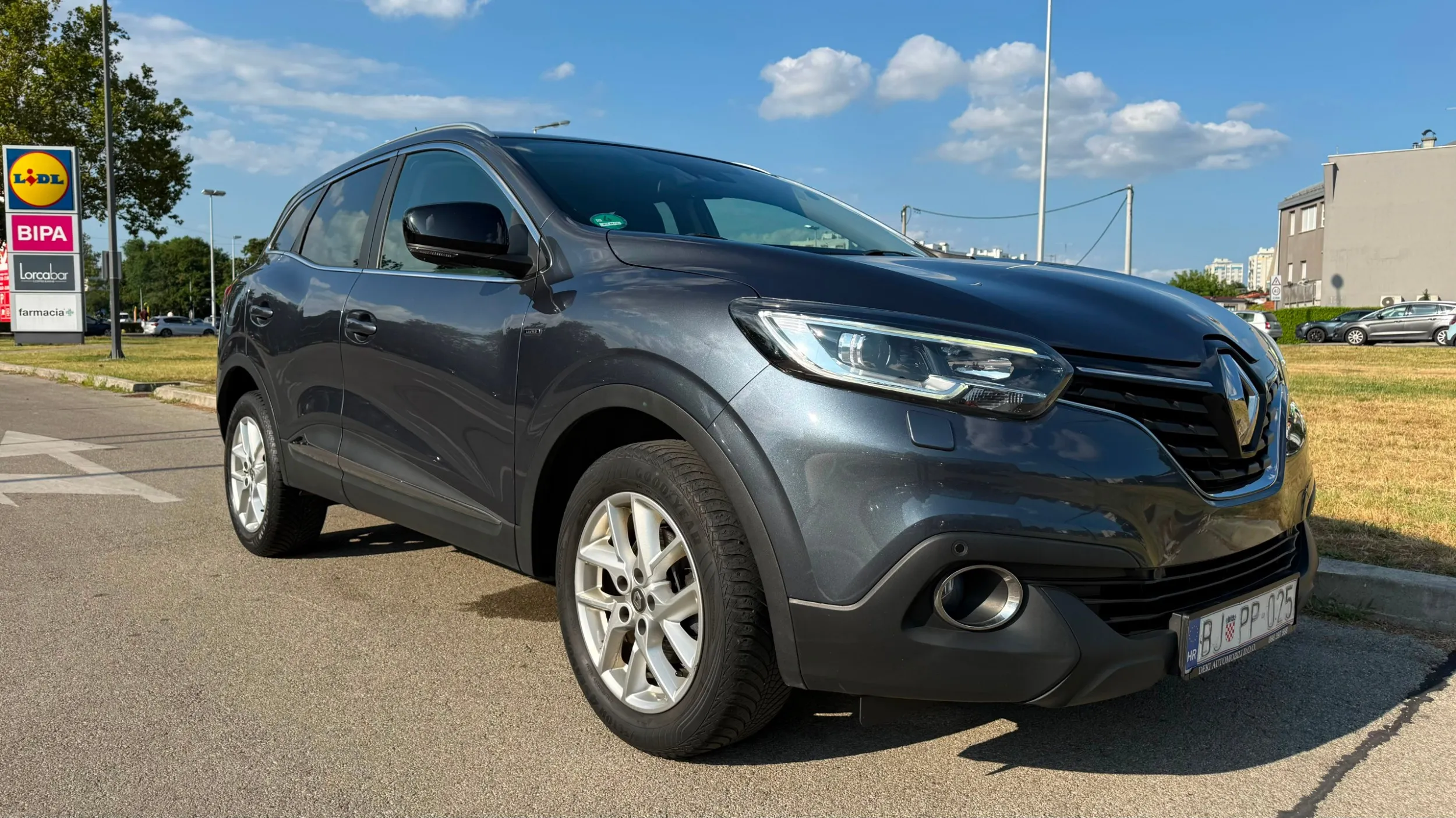 renault kadjar tce 130, limited, kamera, 90.000km, top - slika 10