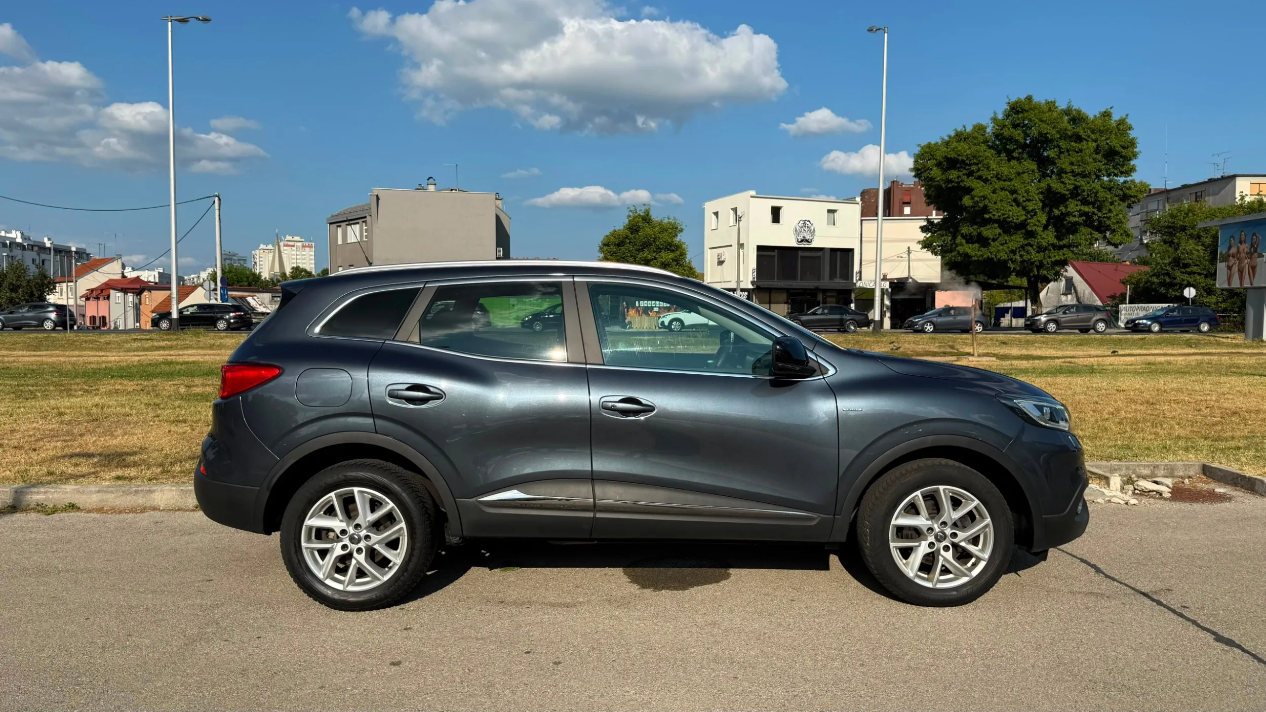 renault kadjar tce 130, limited, kamera, 90.000km, top - slika 13