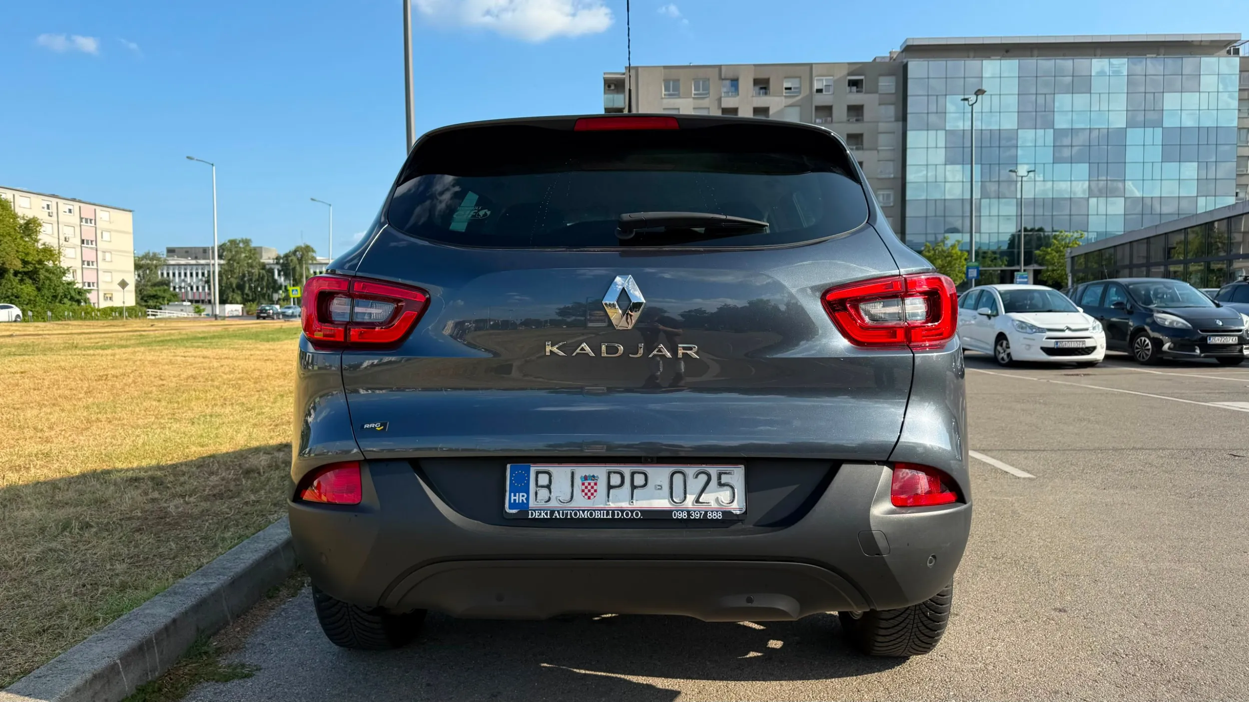 renault kadjar tce 130, limited, kamera, 90.000km, top - slika 15