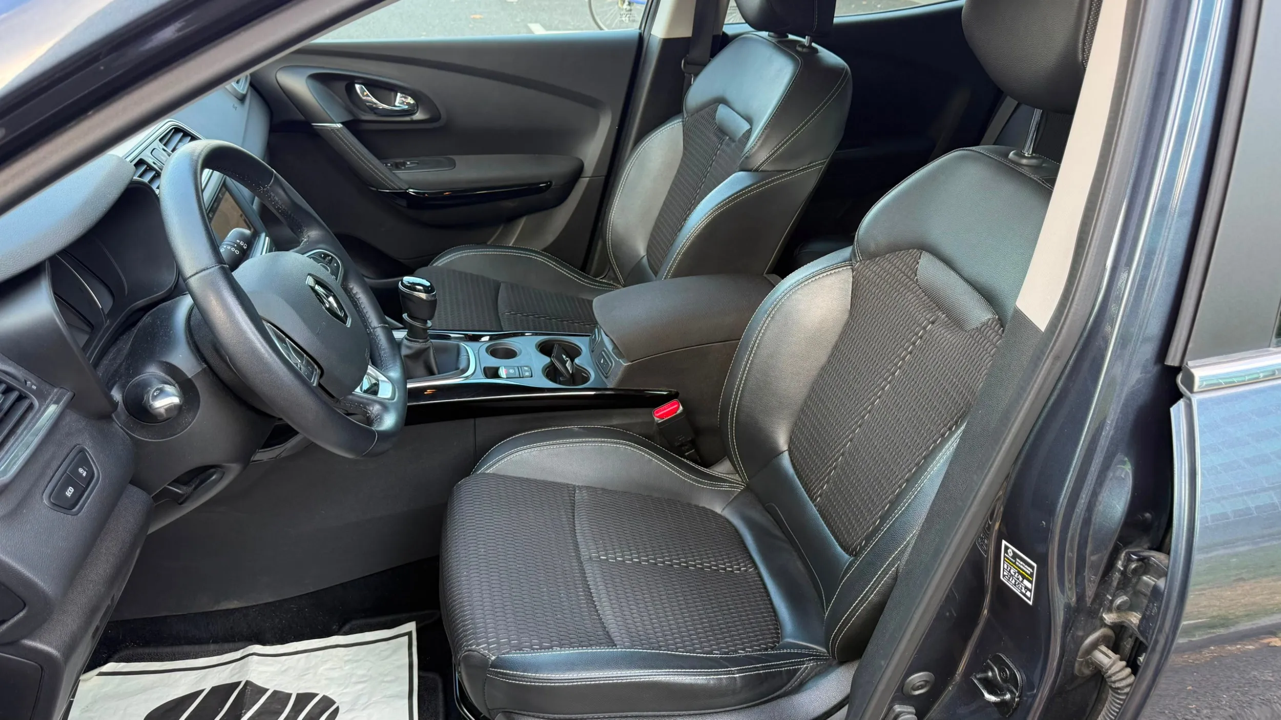 renault kadjar tce 130, limited, kamera, 90.000km, top - slika 17