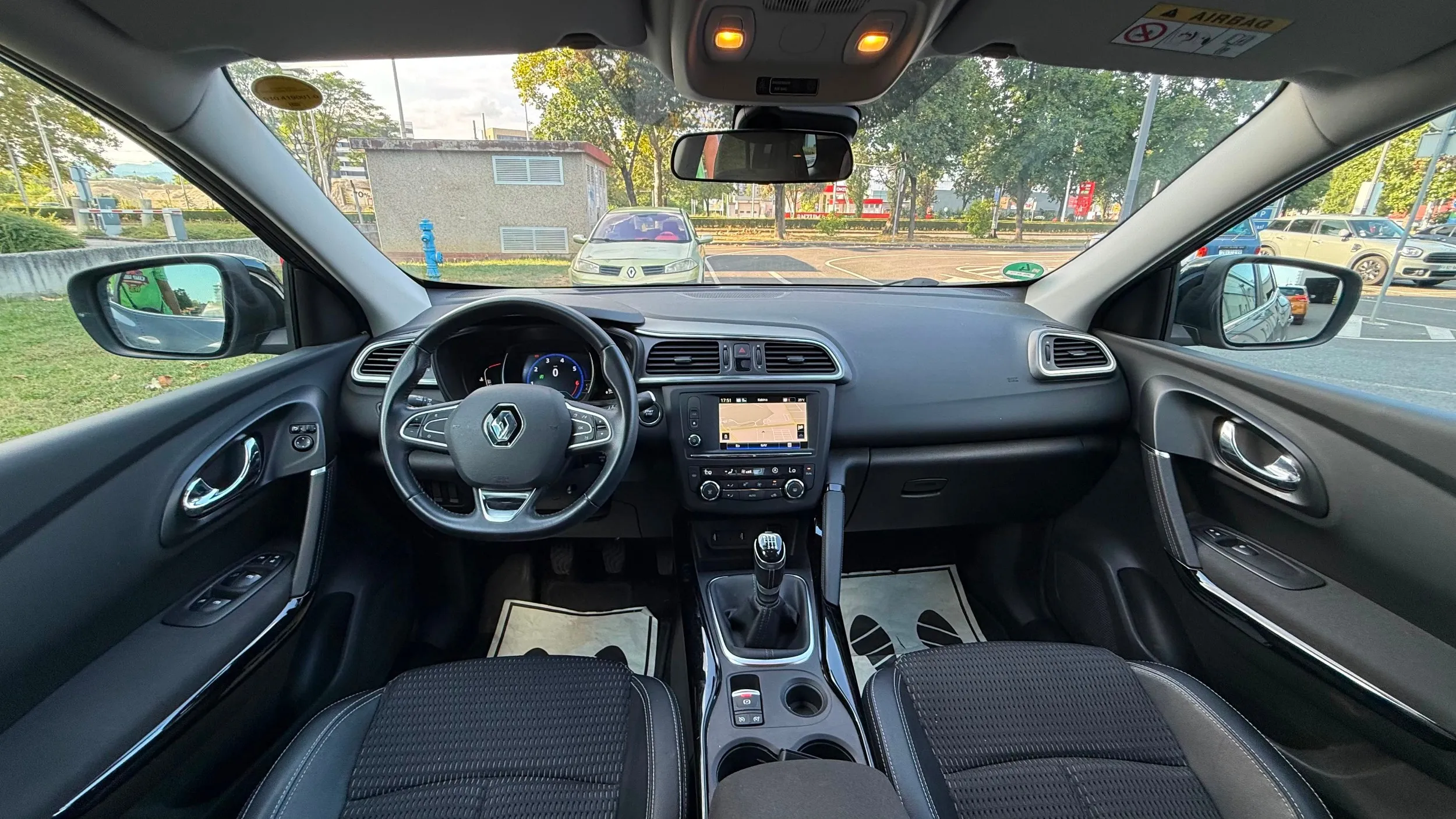 renault kadjar tce 130, limited, kamera, 90.000km, top - slika 19