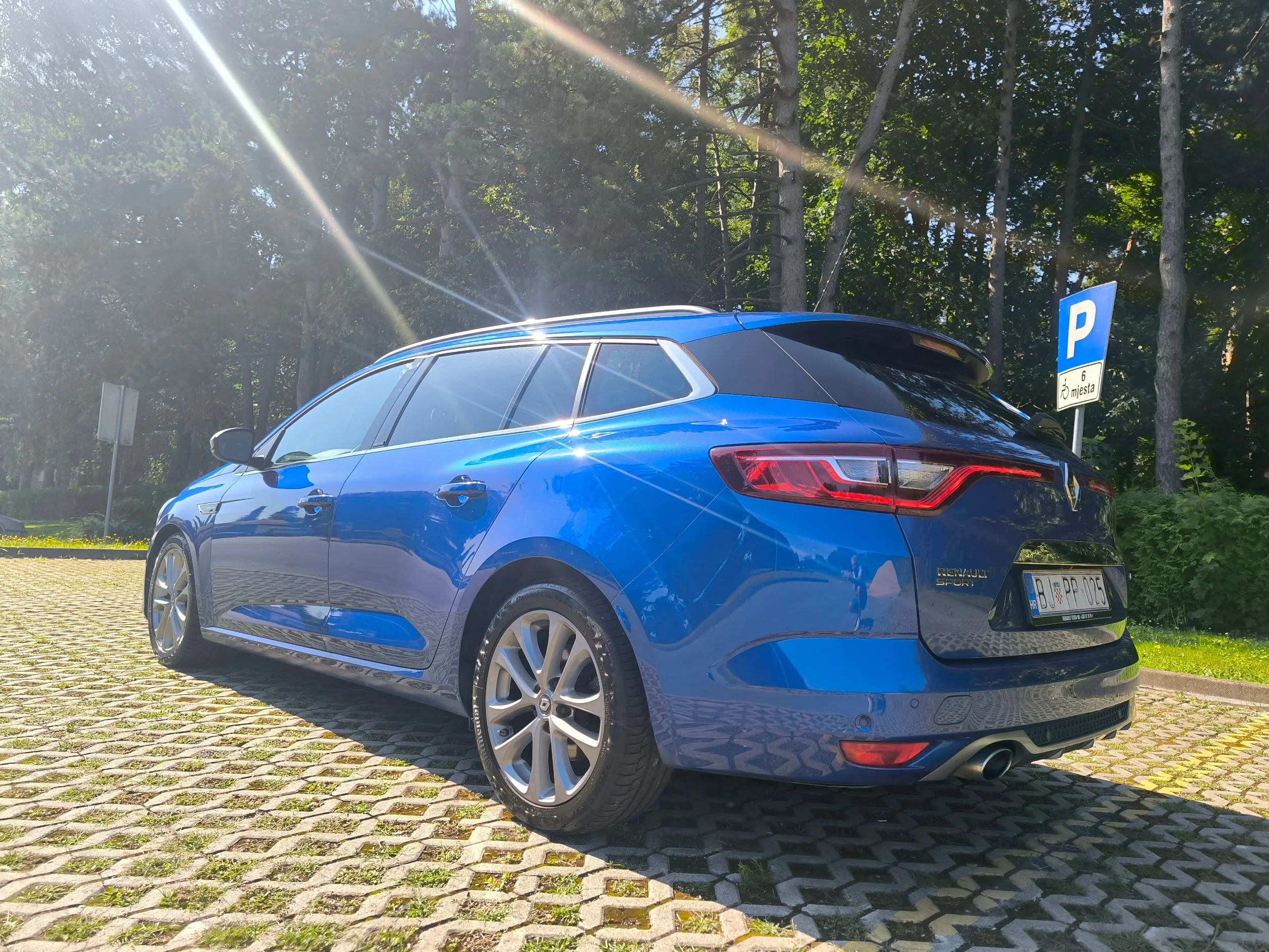 renault megane grandtour 205 gt, 4control, full led, ekstra stanje - slika 6