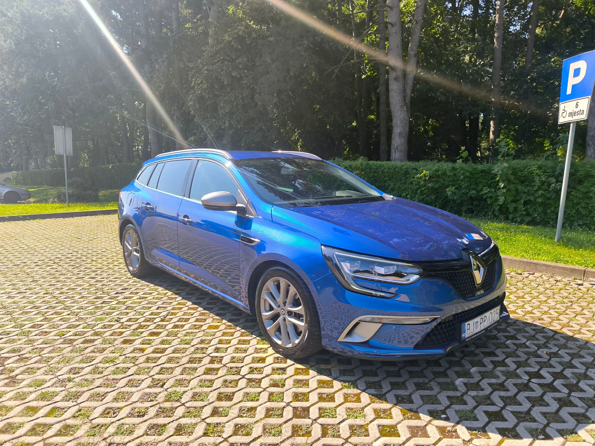 renault megane grandtour 205 gt, 4control, full led, ekstra stanje - slika 9