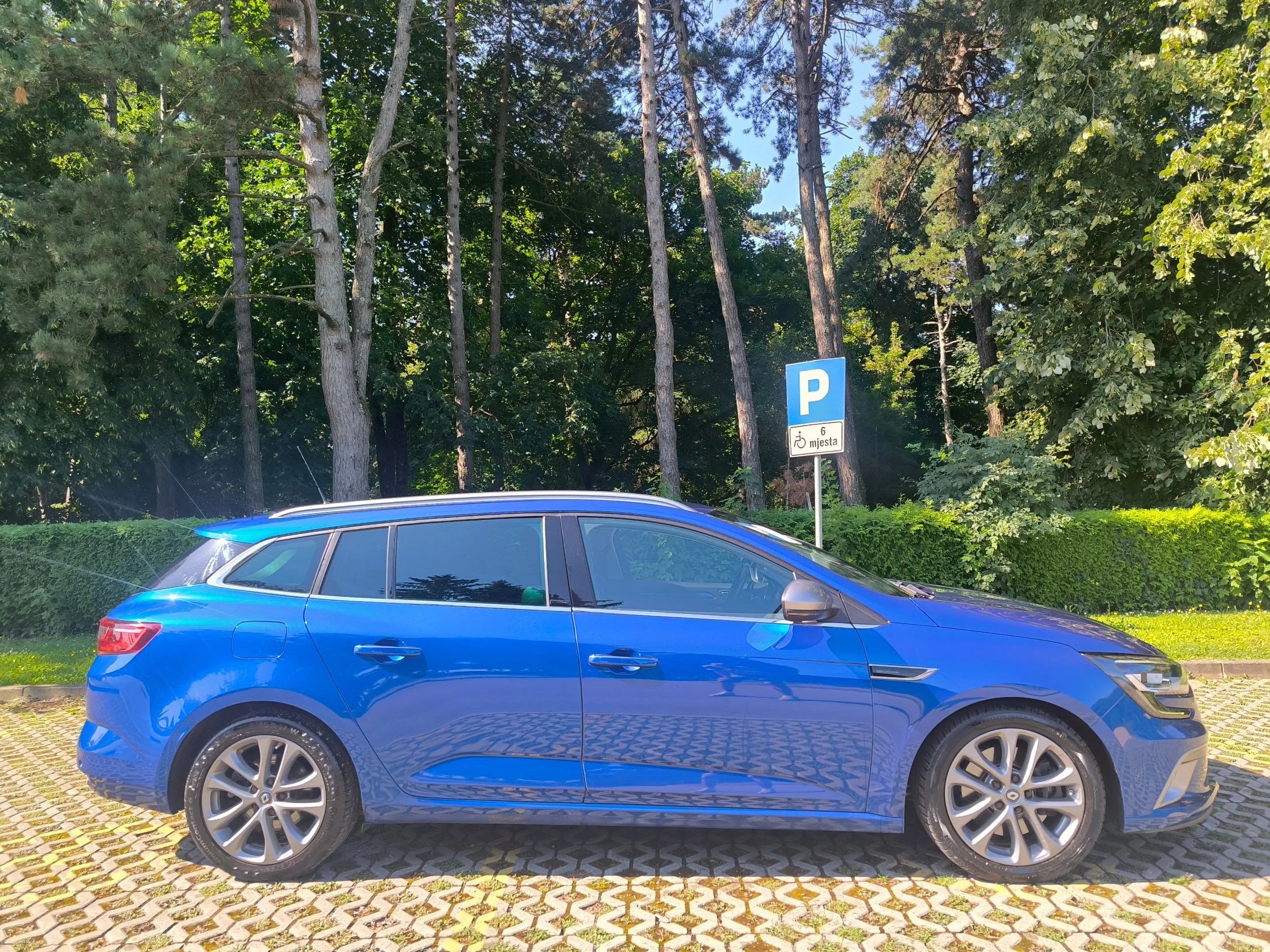 renault megane grandtour 205 gt, 4control, full led, ekstra stanje - slika 10