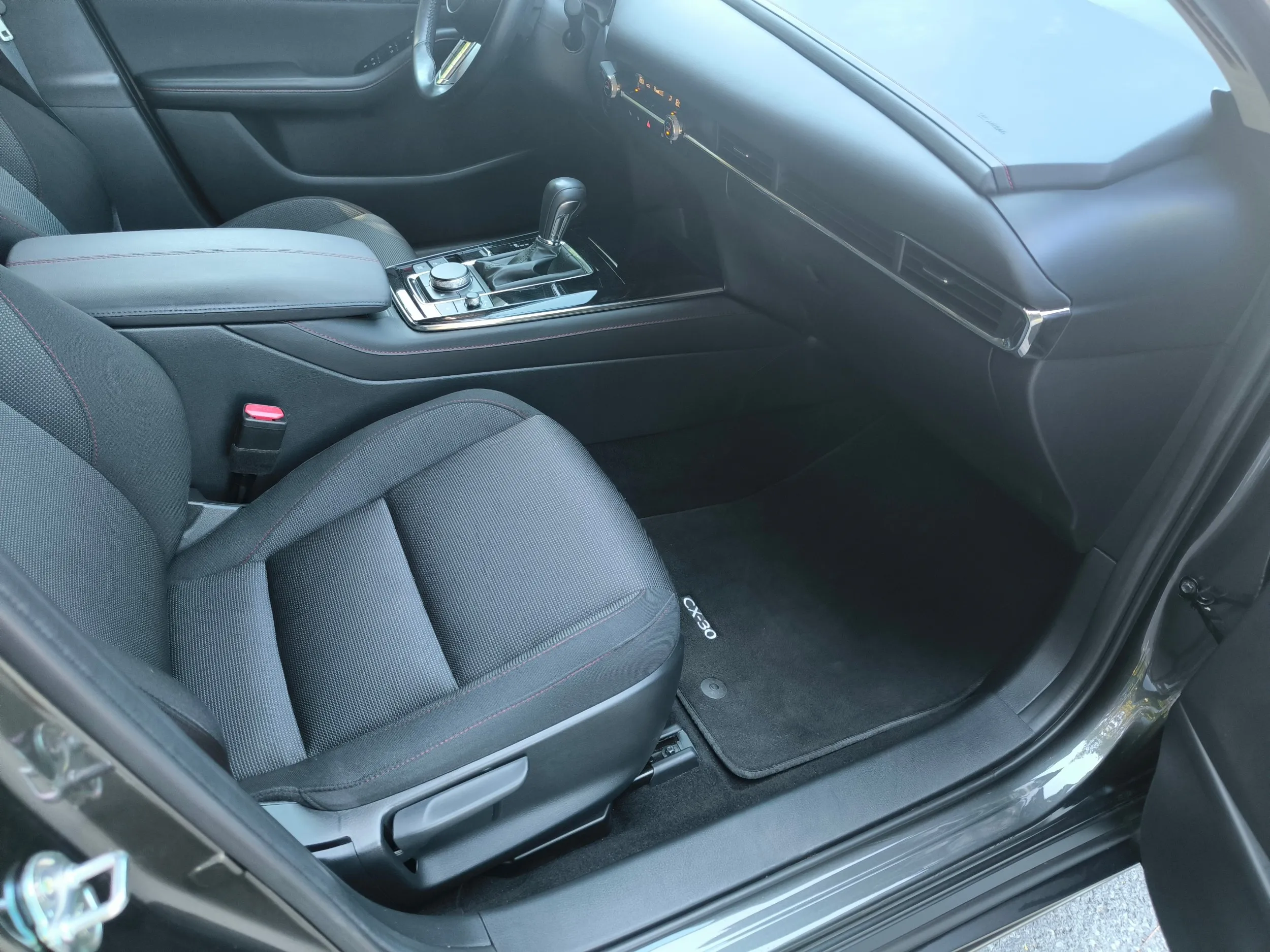 mazda cx-30 2.0 g150, homura, automatik, ekstra stanje - slika 25