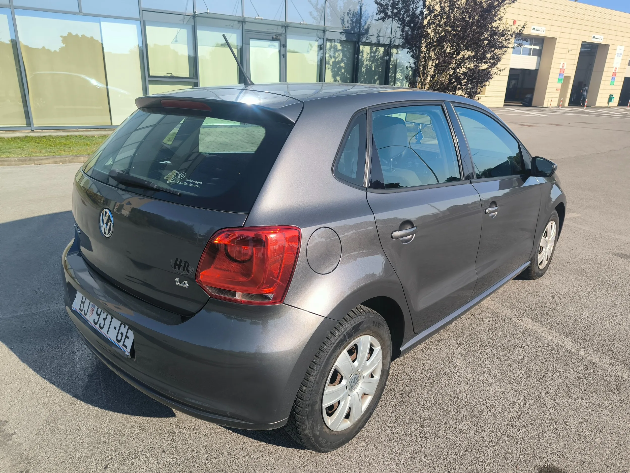 vw polo 1,4, hr auto, 1.vl. - slika 12