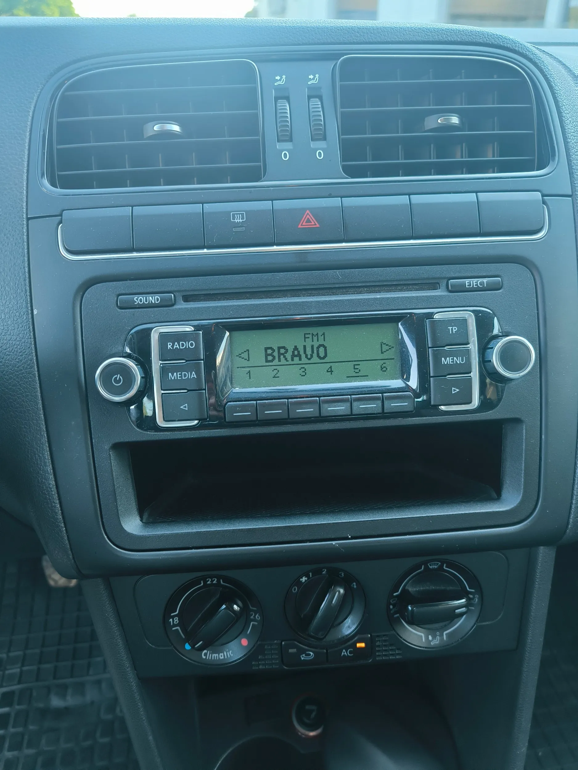 vw polo 1,4, hr auto, 1.vl. - slika 24