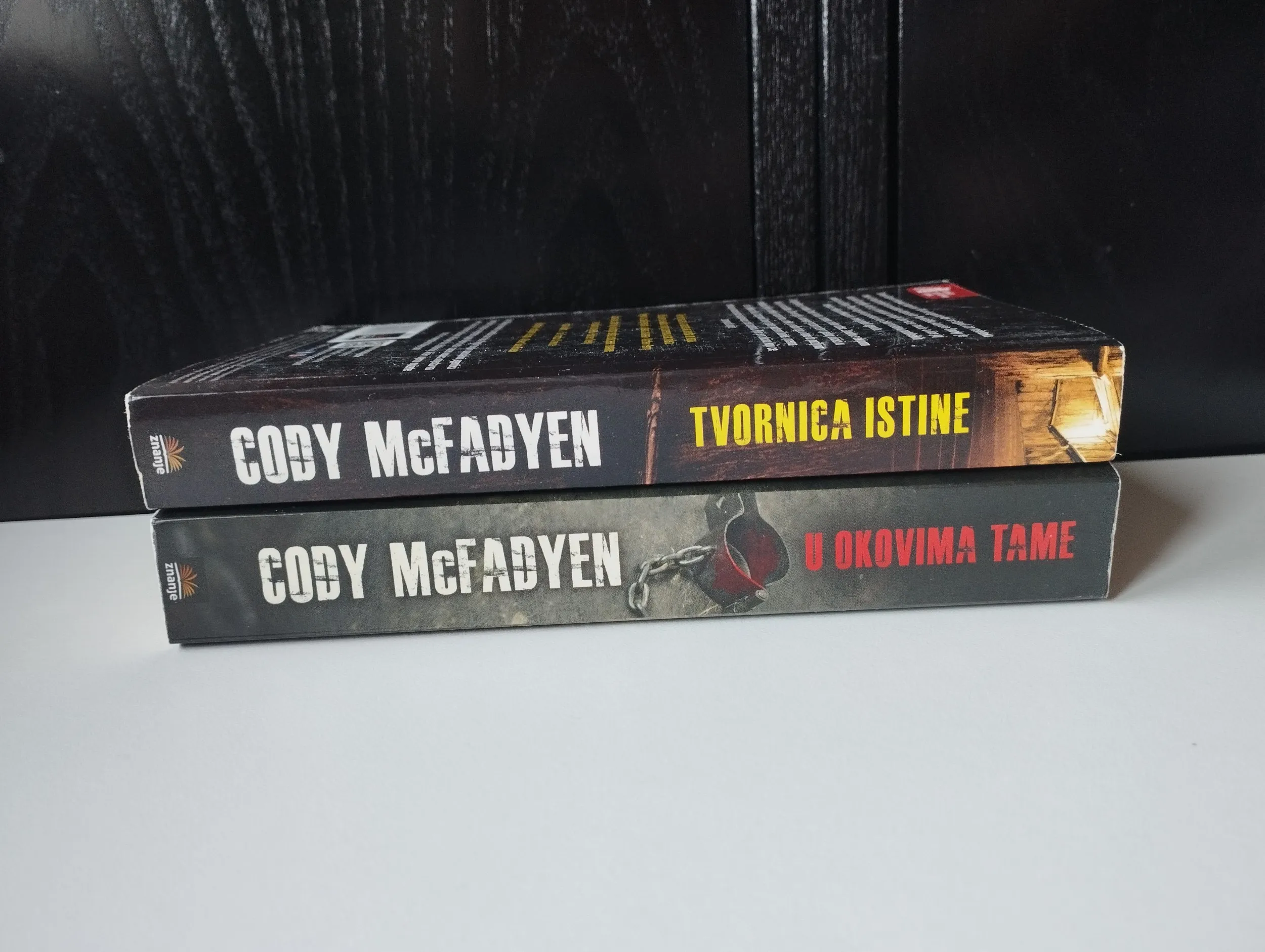 cody mcfadyen - u okovima tame, tvornica istine - slika 3