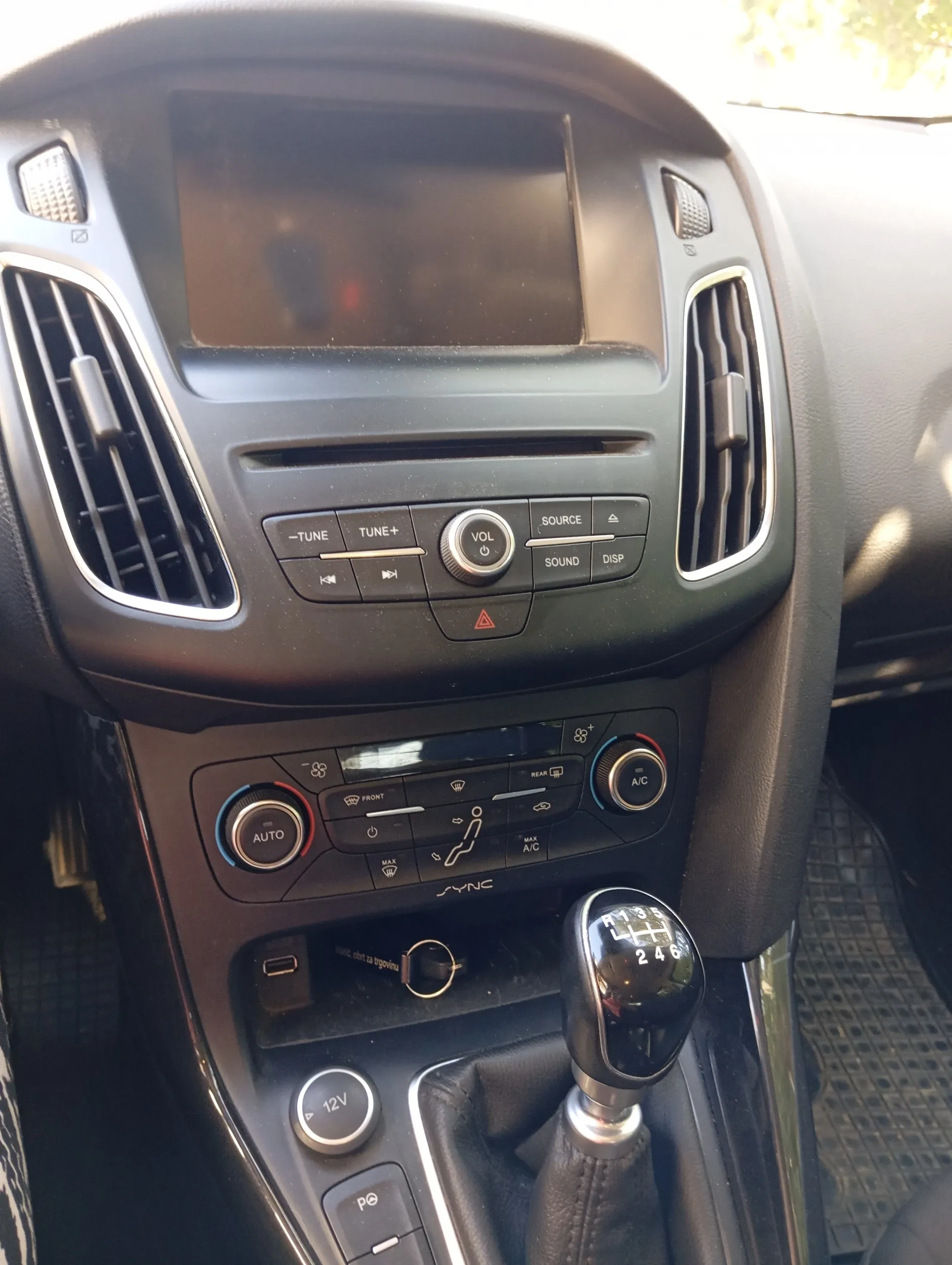 ford focus 2015. dizel 1.6 - slika 4