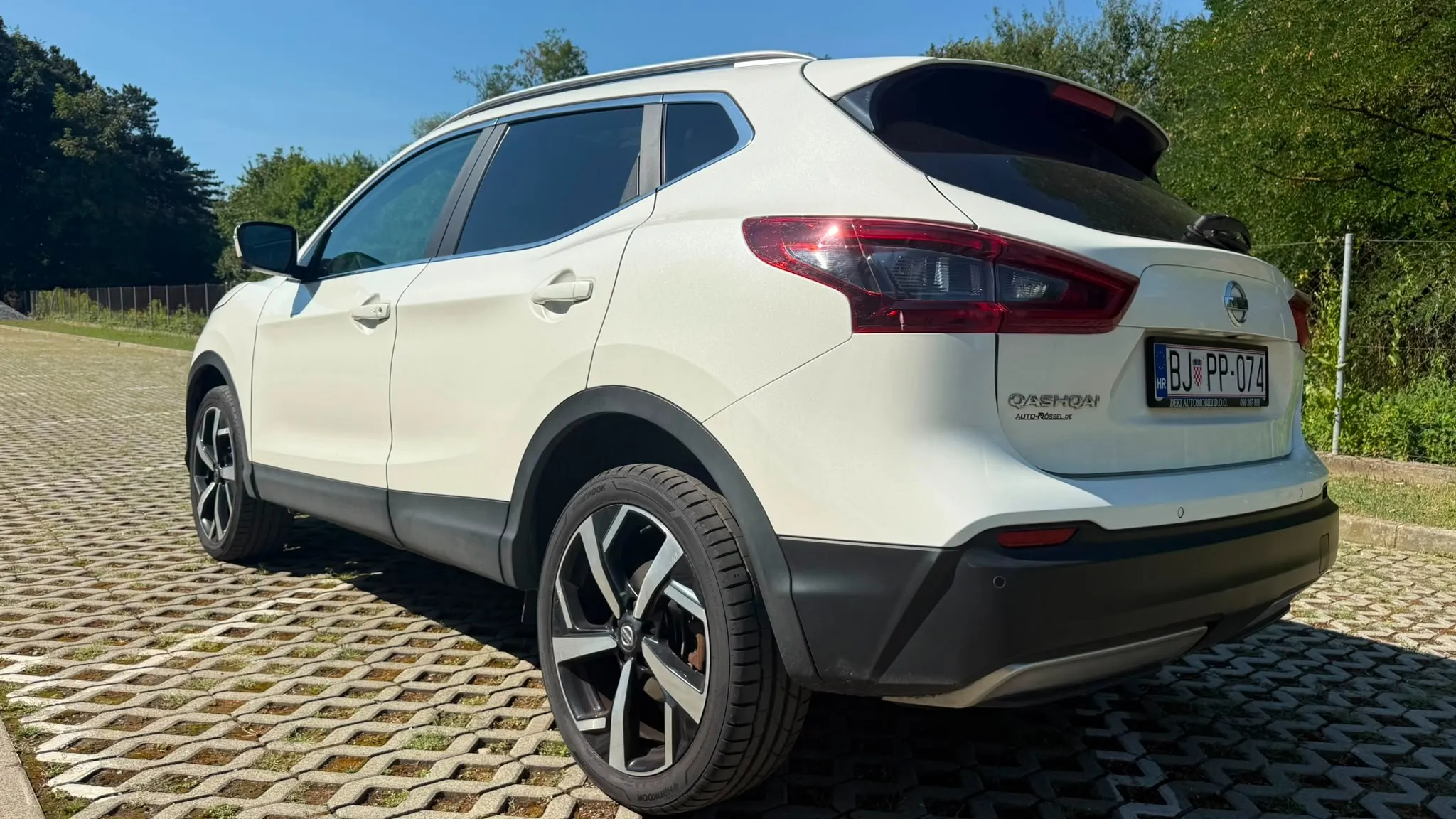 nissan qashqai 1,3 dig-t, tekna, automatik,panorama, ekstra stanje - slika 4