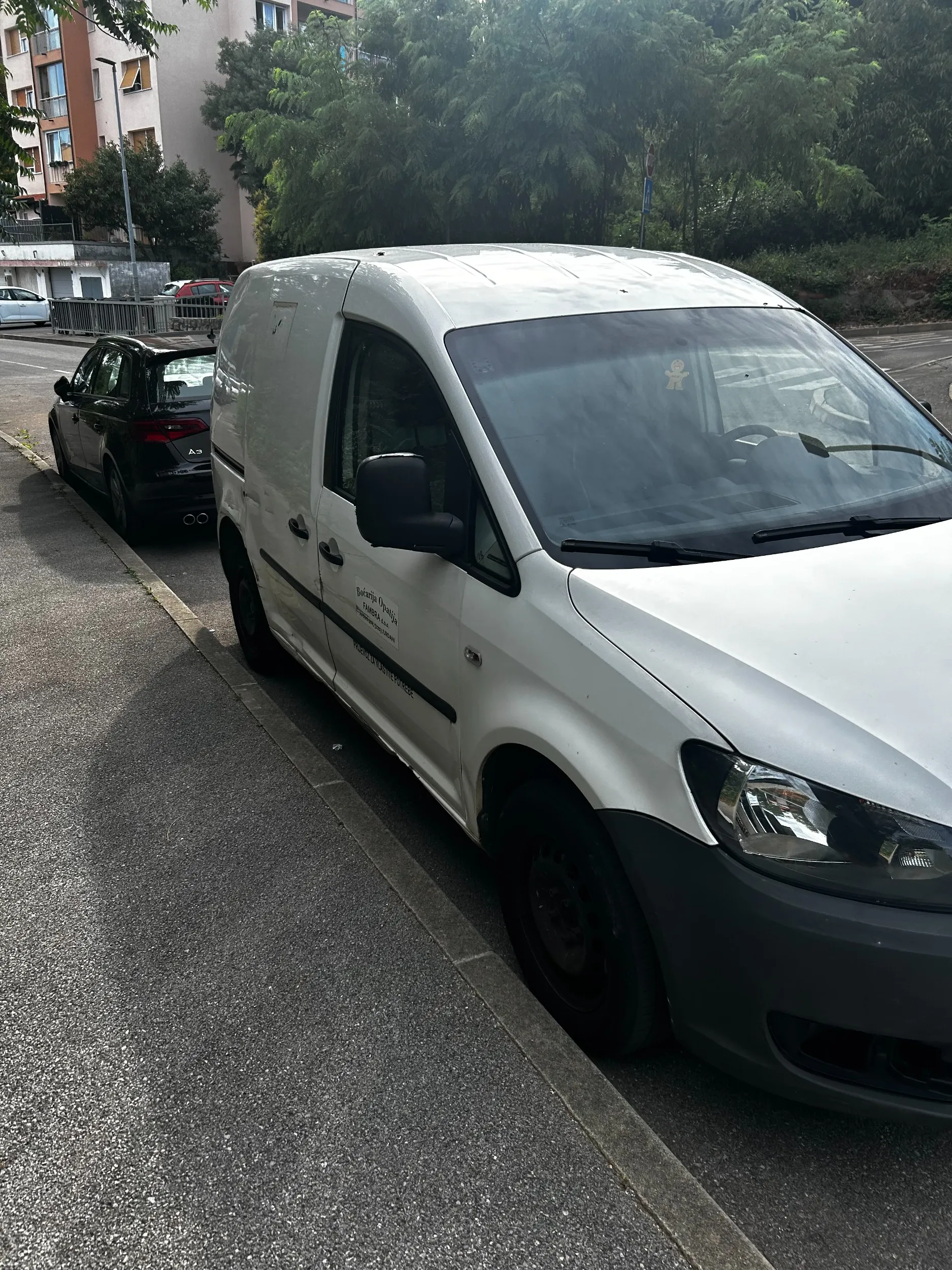 prodajem vw caddy - slika 2