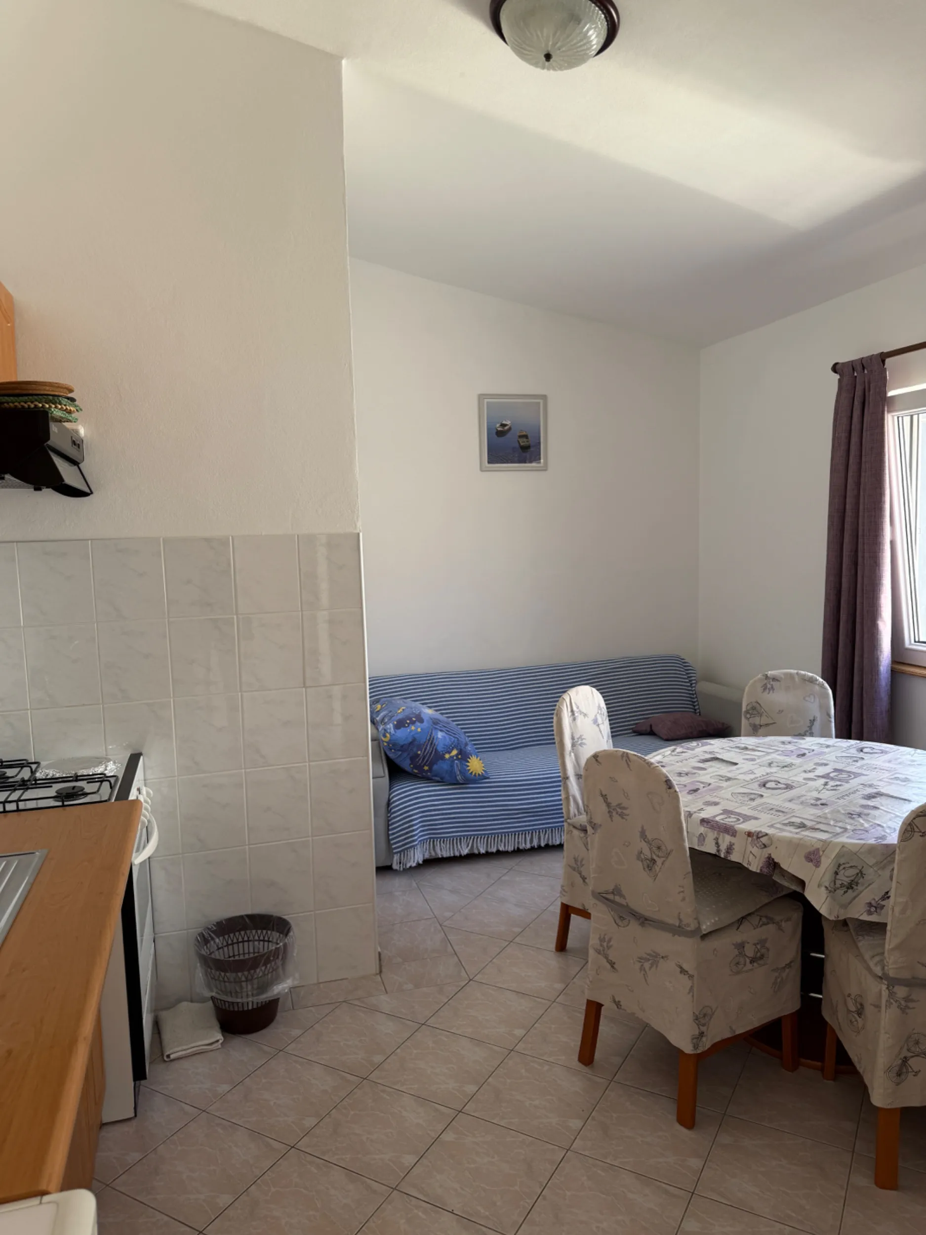 kuća s 4 apartmana u centru vira - slika 9