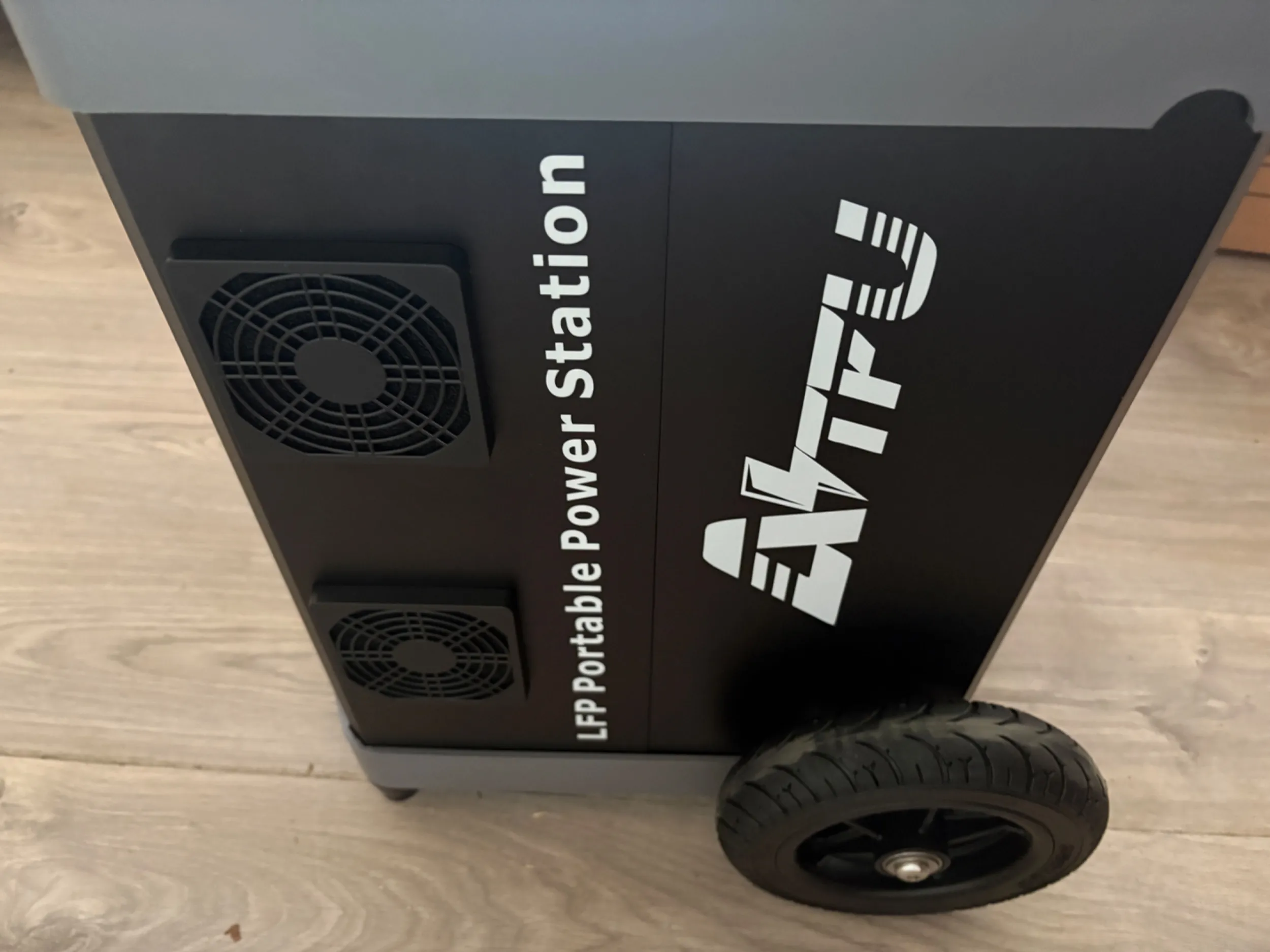 solarni inverter s baterijom za vikendicu 6 kw - slika 9