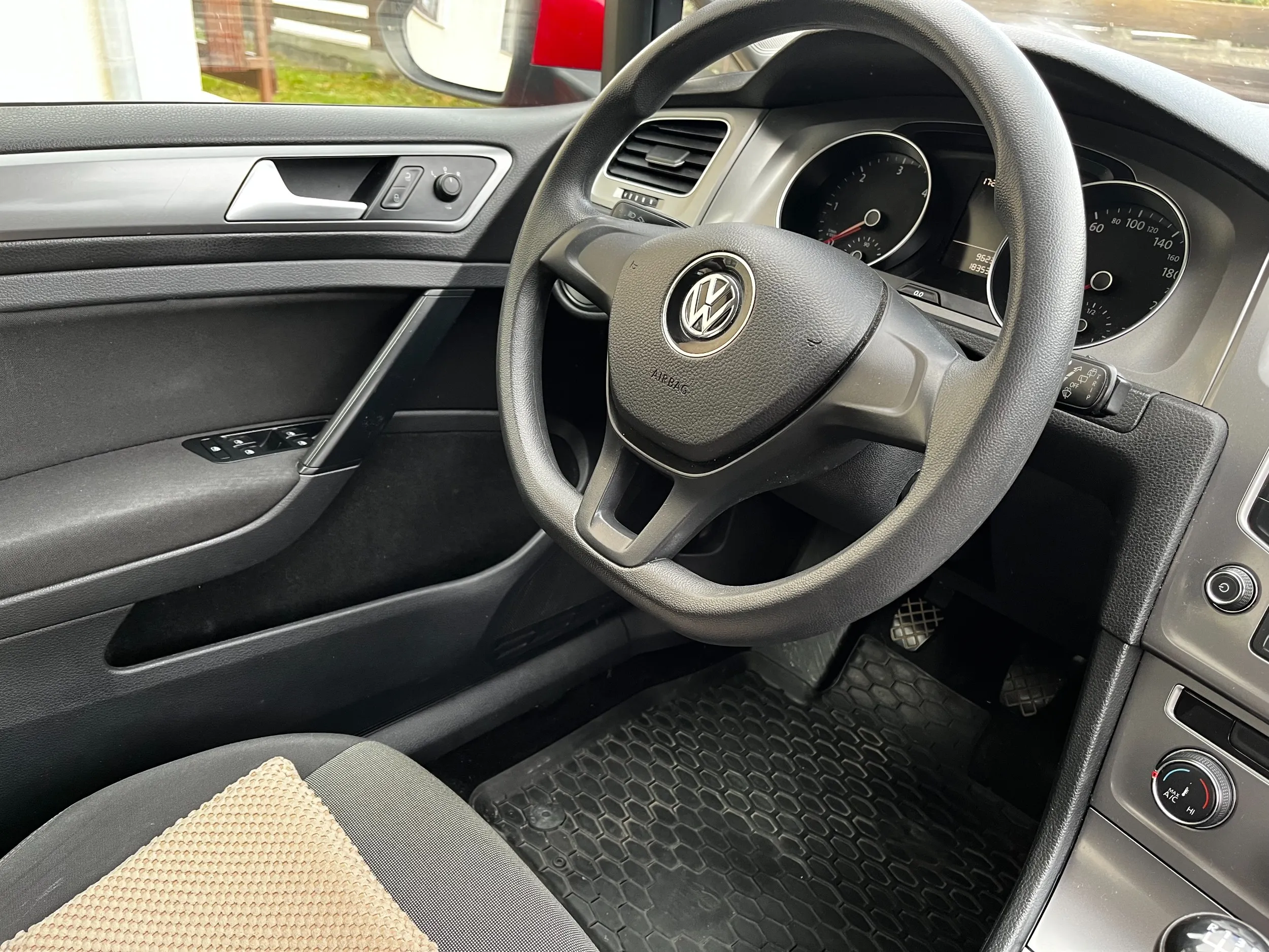 vw golf 7 1.6 tdi – 66 kw / 90 ks – 2016. godište - slika 2