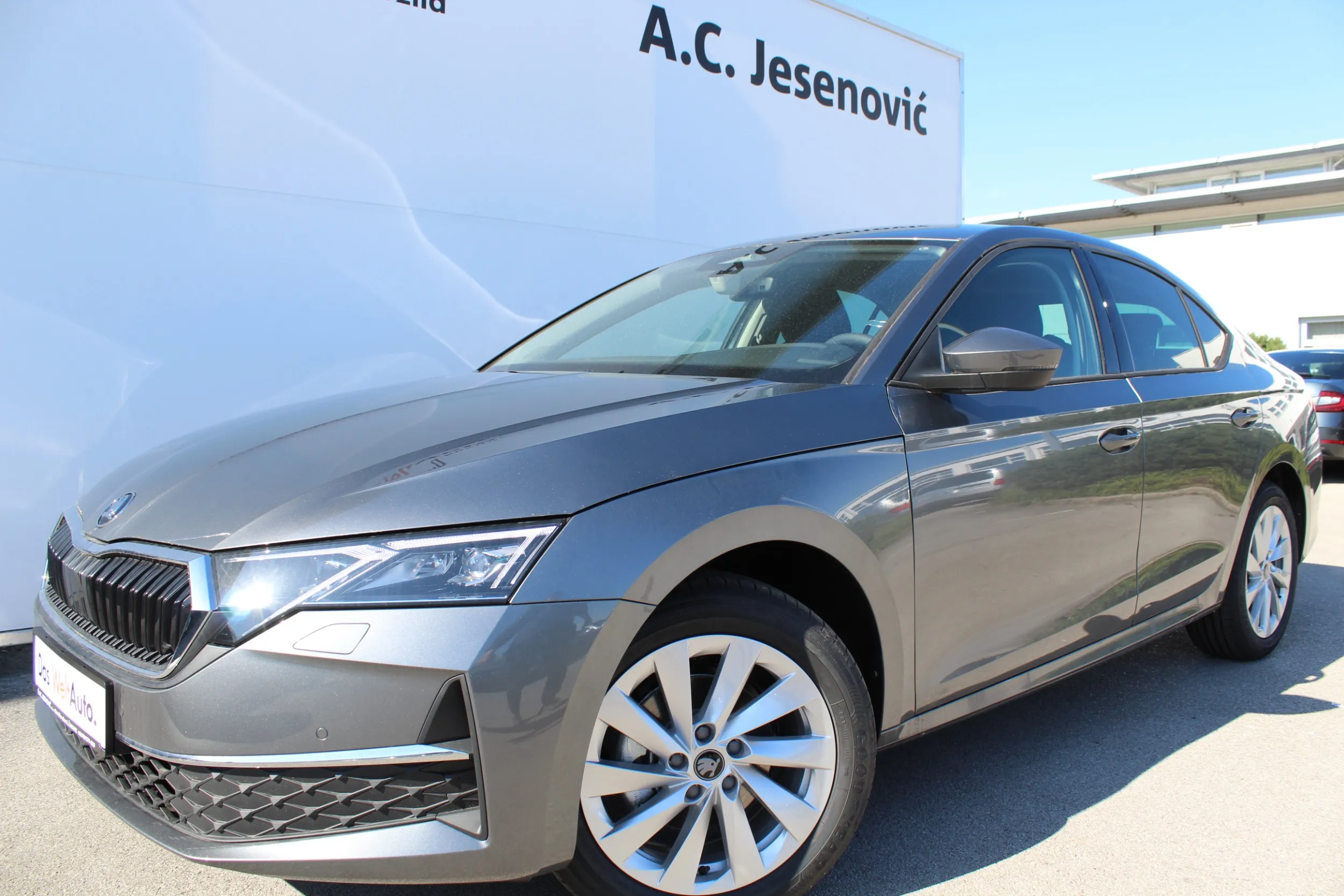13307 škoda octavia fl selection 2.0 tdi dsg - slika 15