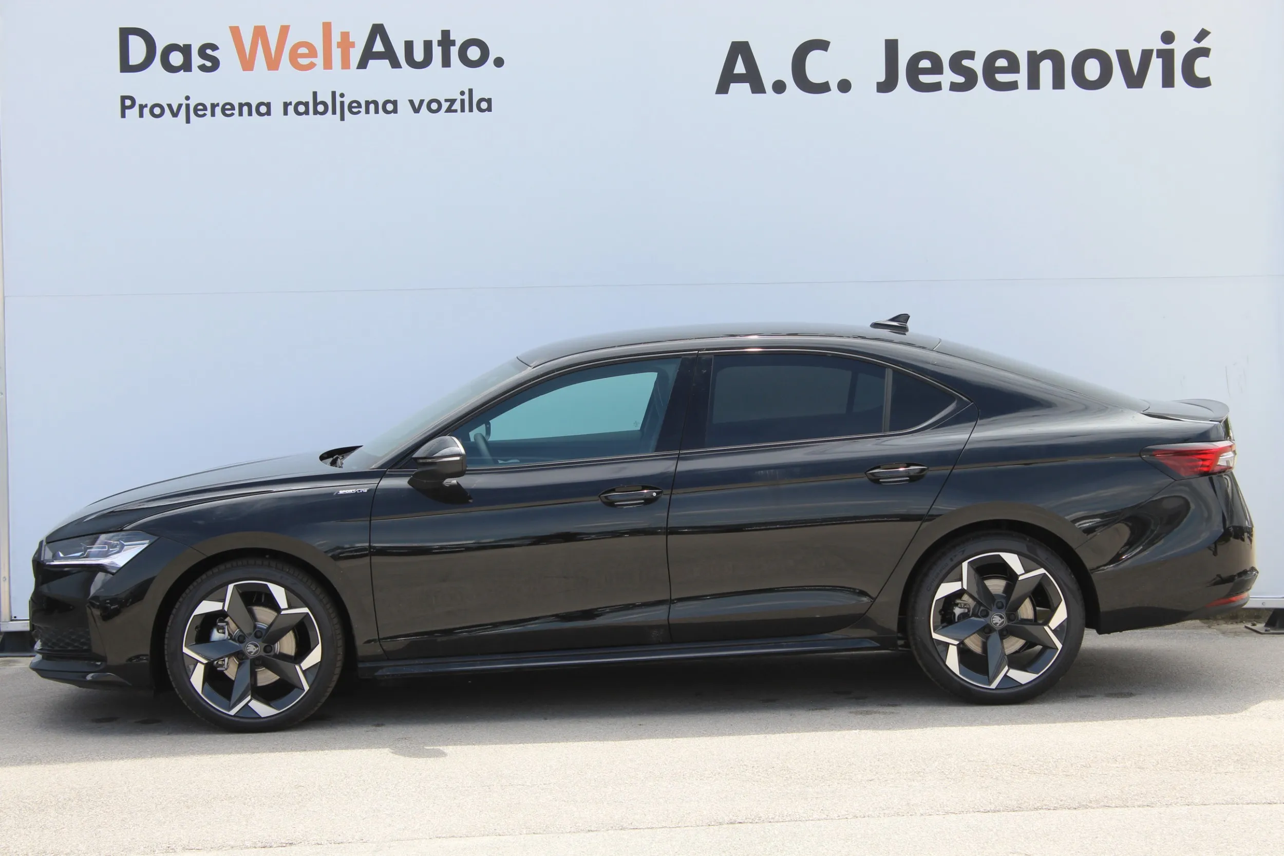 13262 škoda superb sportline 2.0 tdi dsg - slika 11