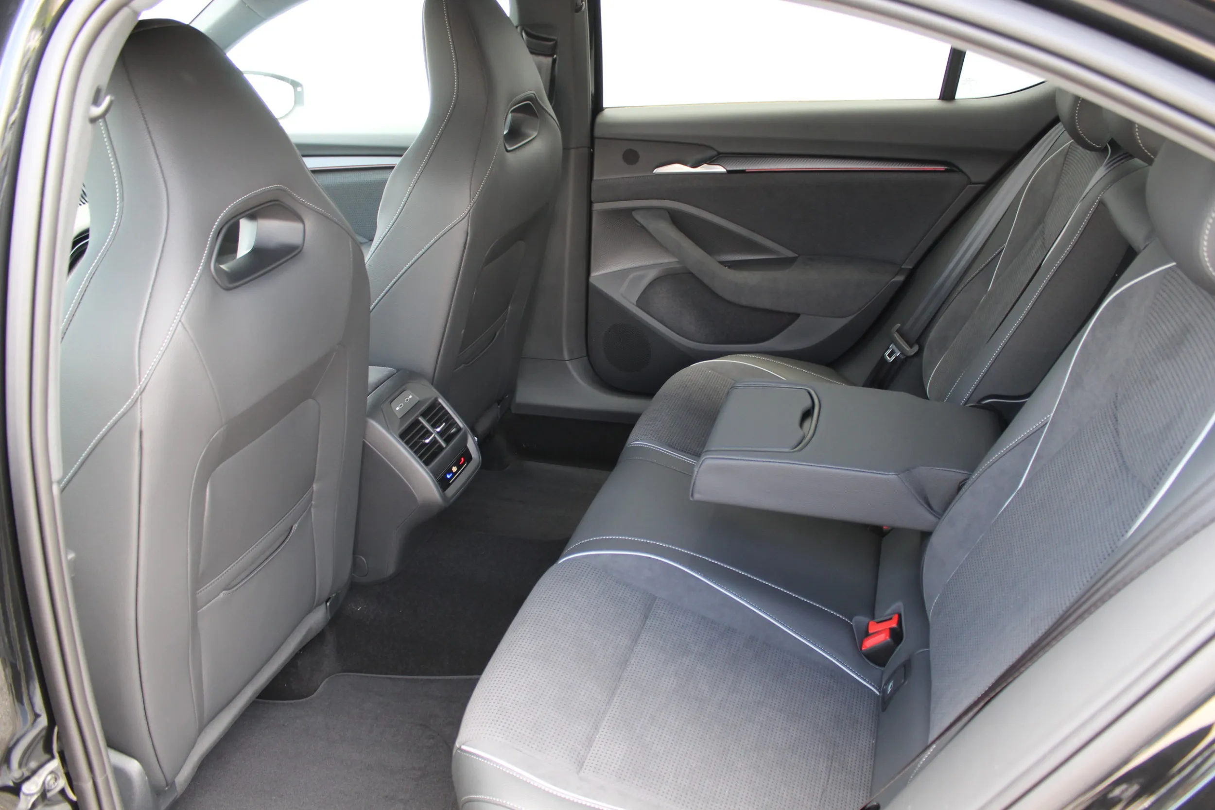13262 škoda superb sportline 2.0 tdi dsg - slika 12