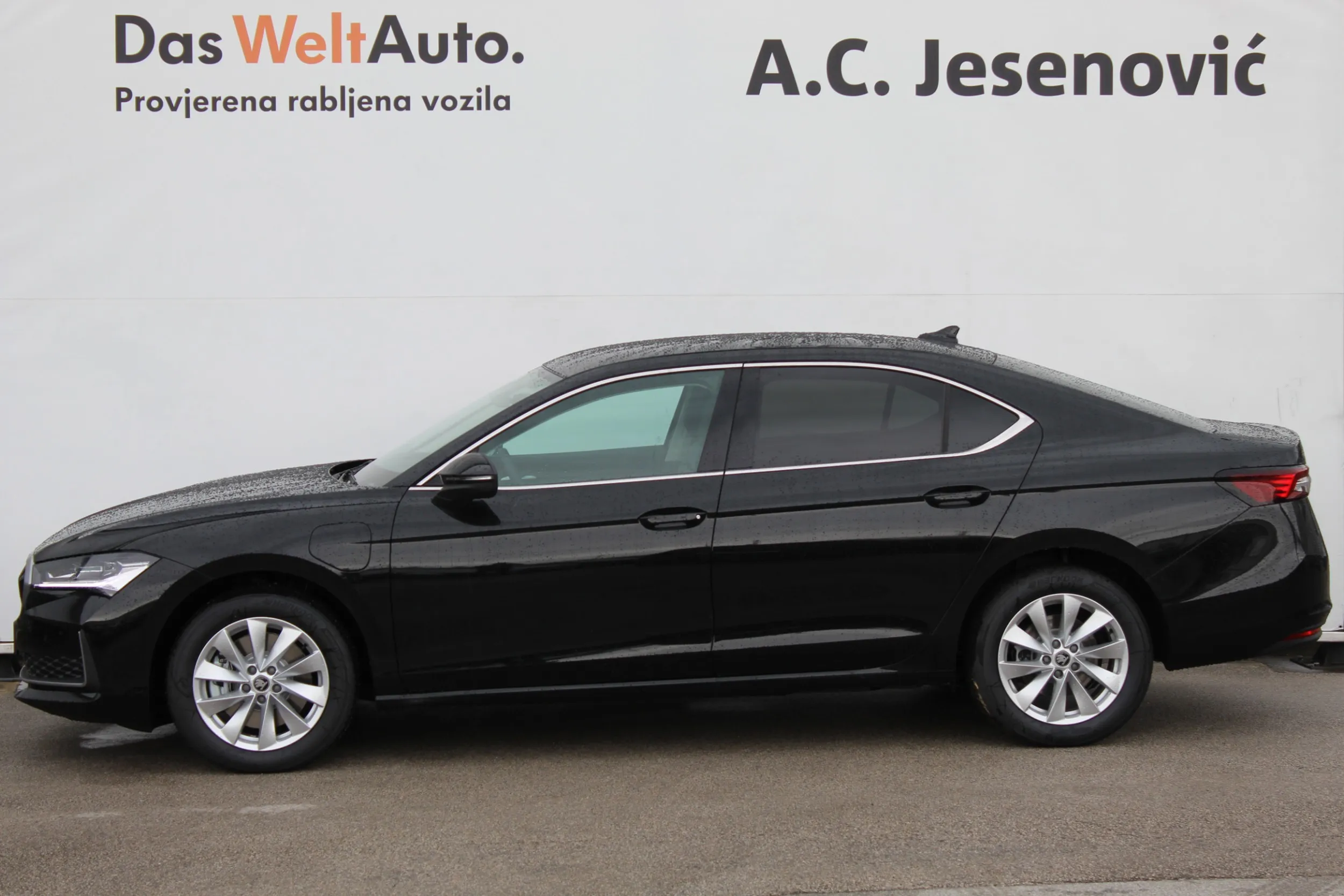 13261 škoda superb selection 1.5 tsi dsg phev - slika 11