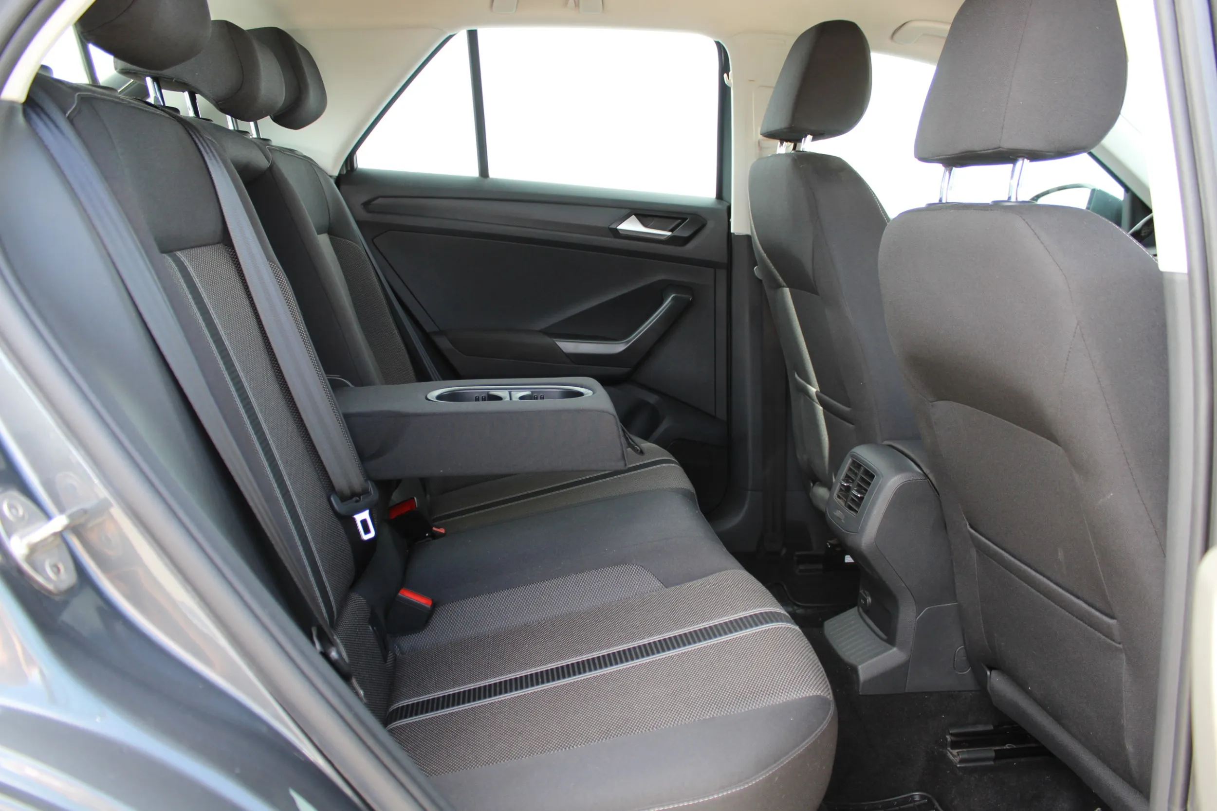 13237 volkswagen t-roc tsi design - slika 10