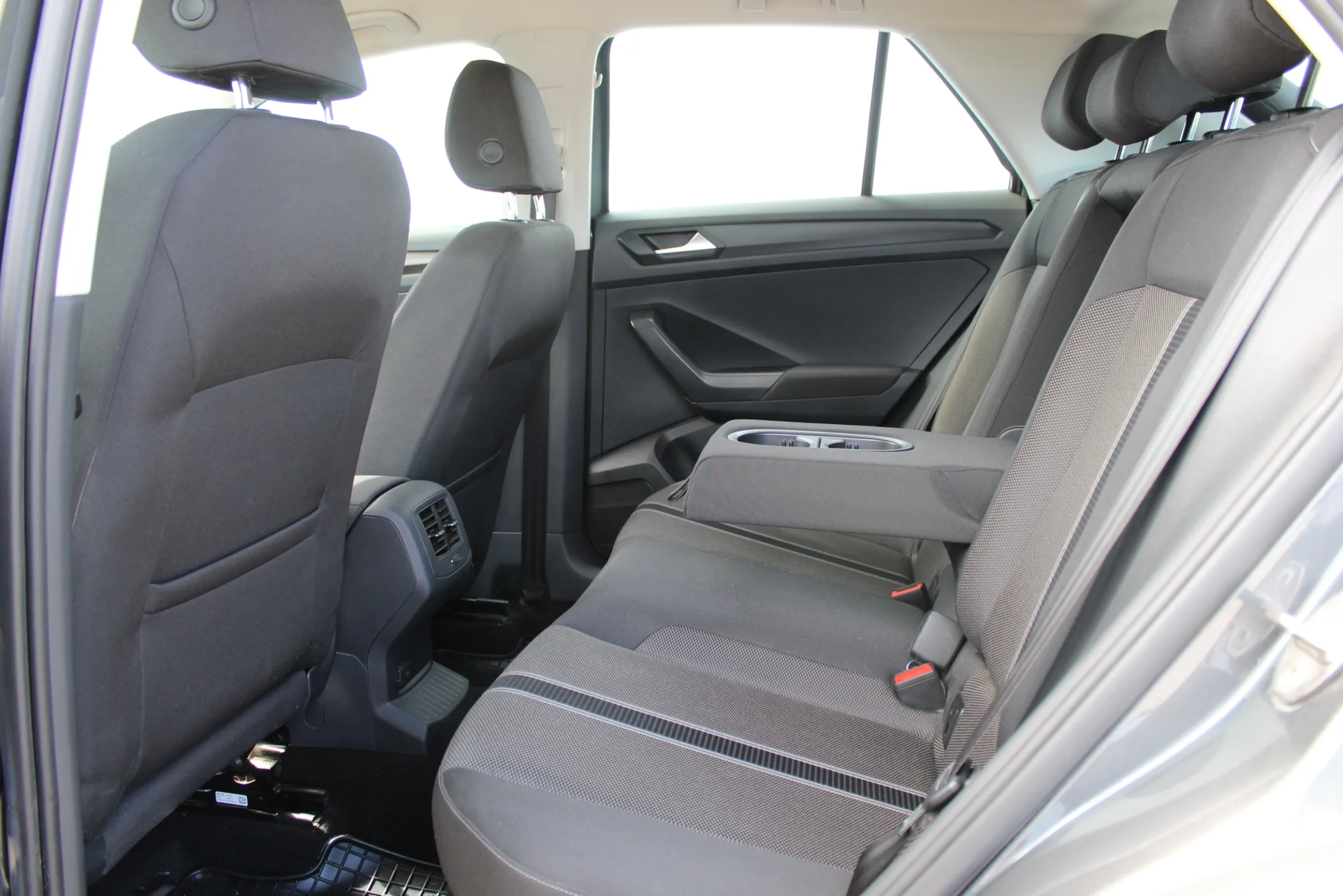 13237 volkswagen t-roc tsi design - slika 14