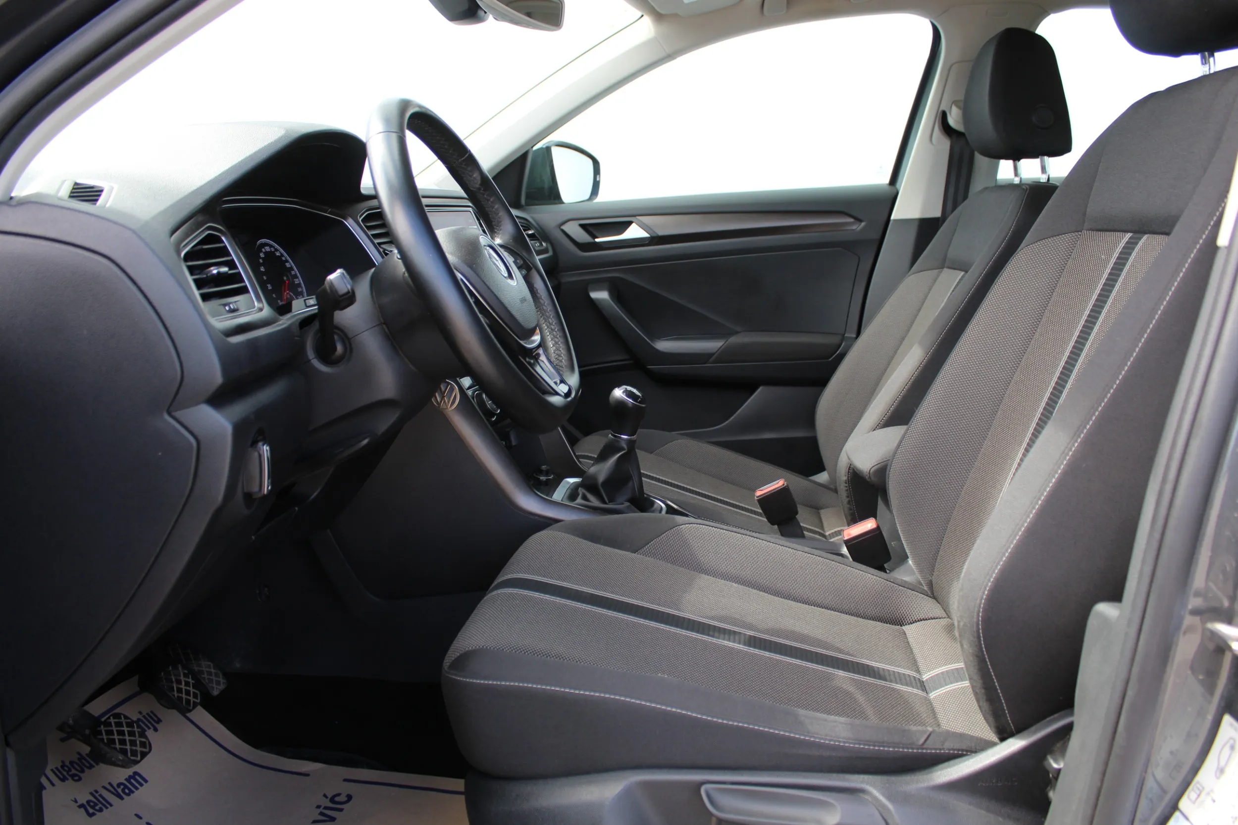 13237 volkswagen t-roc tsi design - slika 2