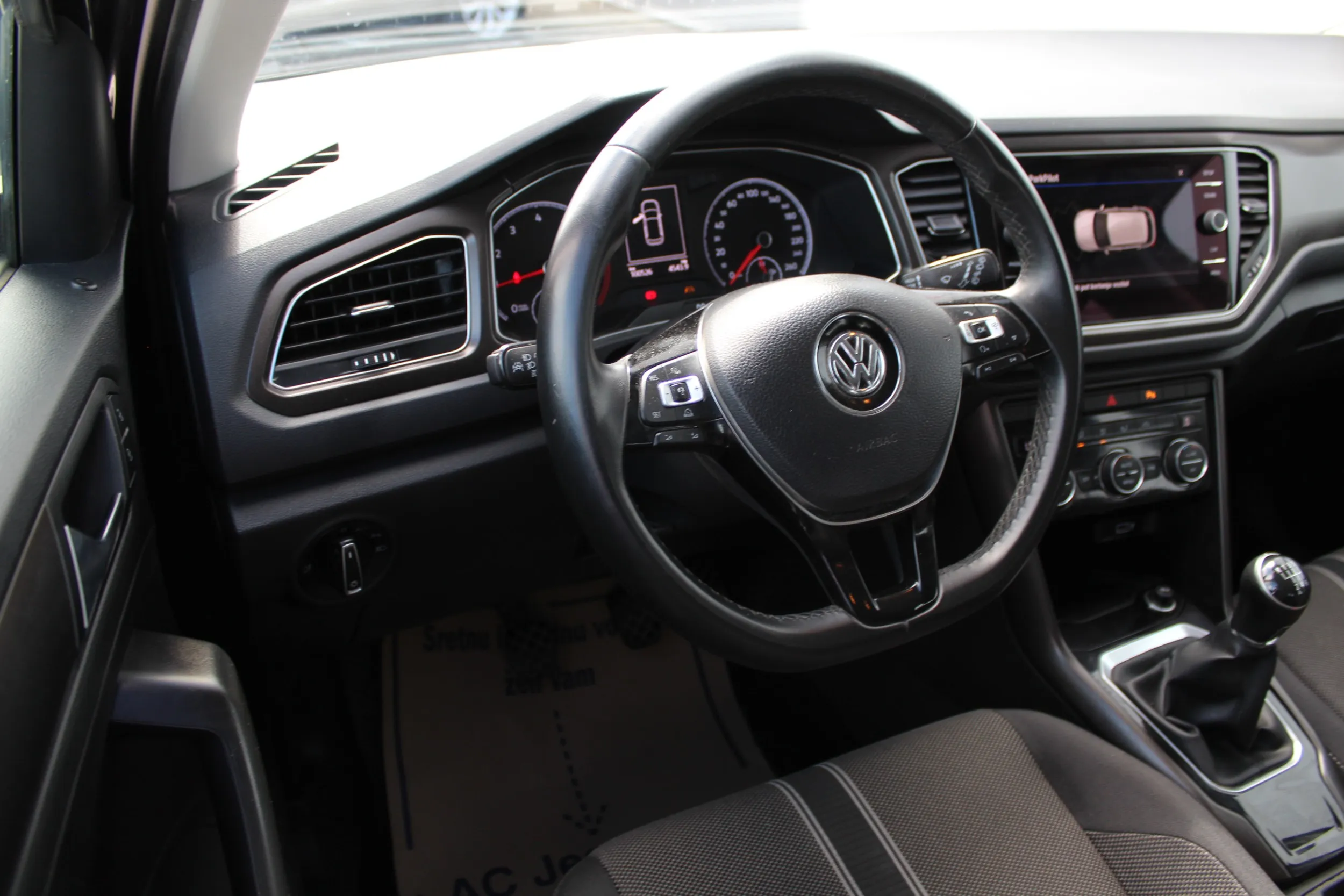 13237 volkswagen t-roc tsi design - slika 3