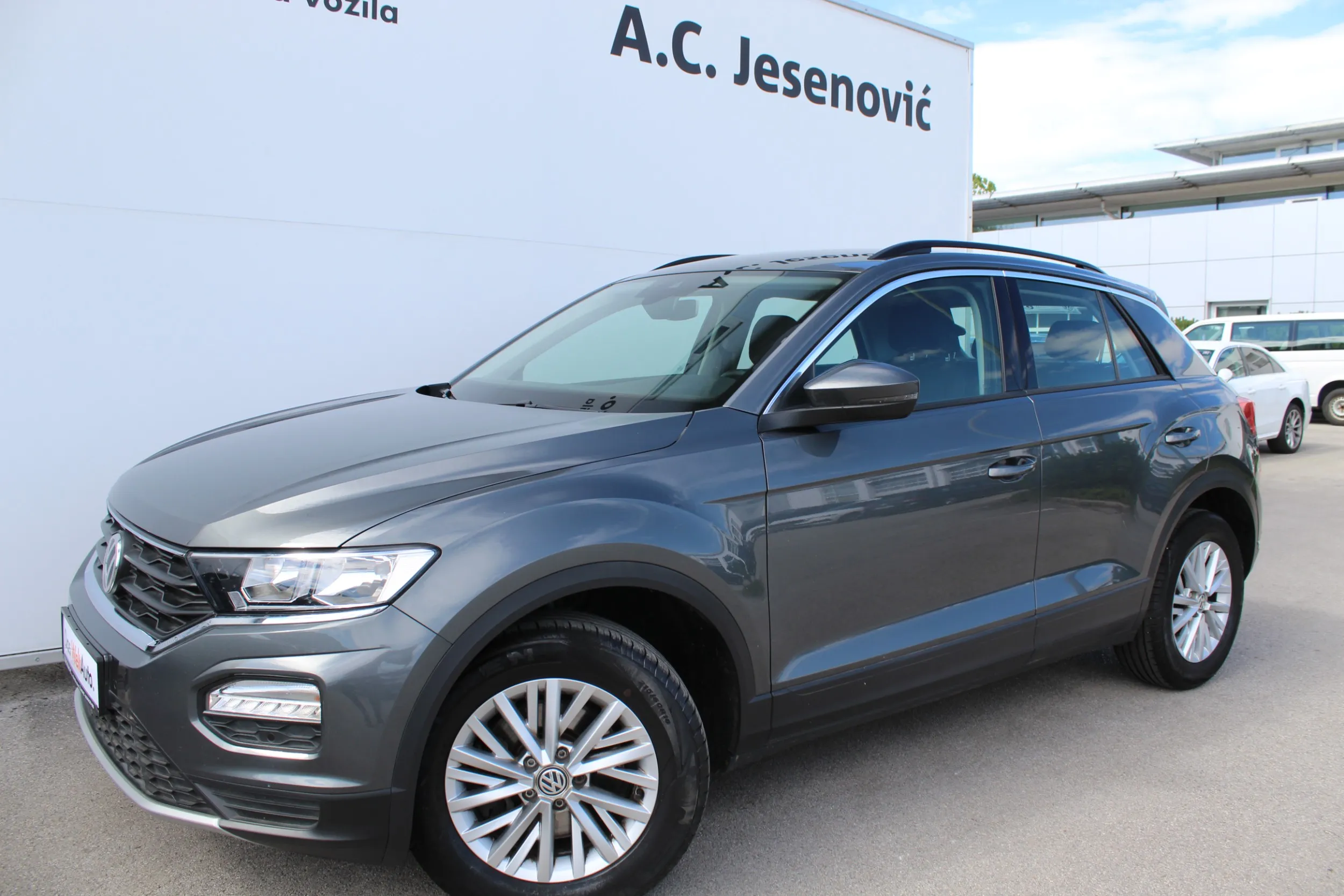 13237 volkswagen t-roc tsi design - slika 4