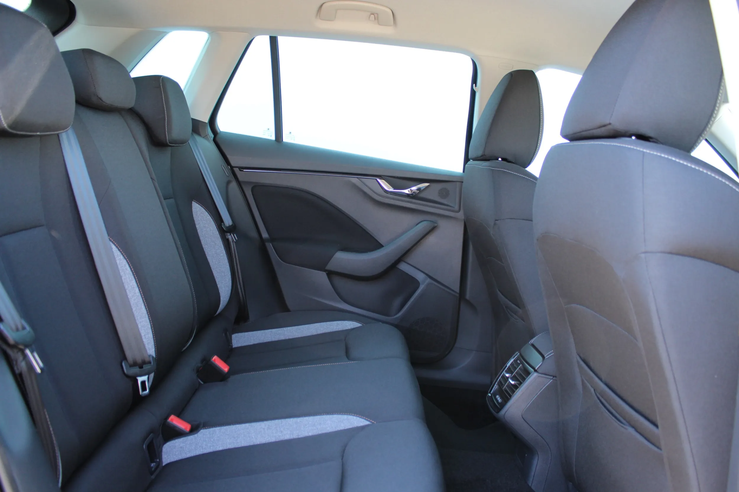 13288 škoda kamiq fl selection 1.0 tsi dsg - slika 8