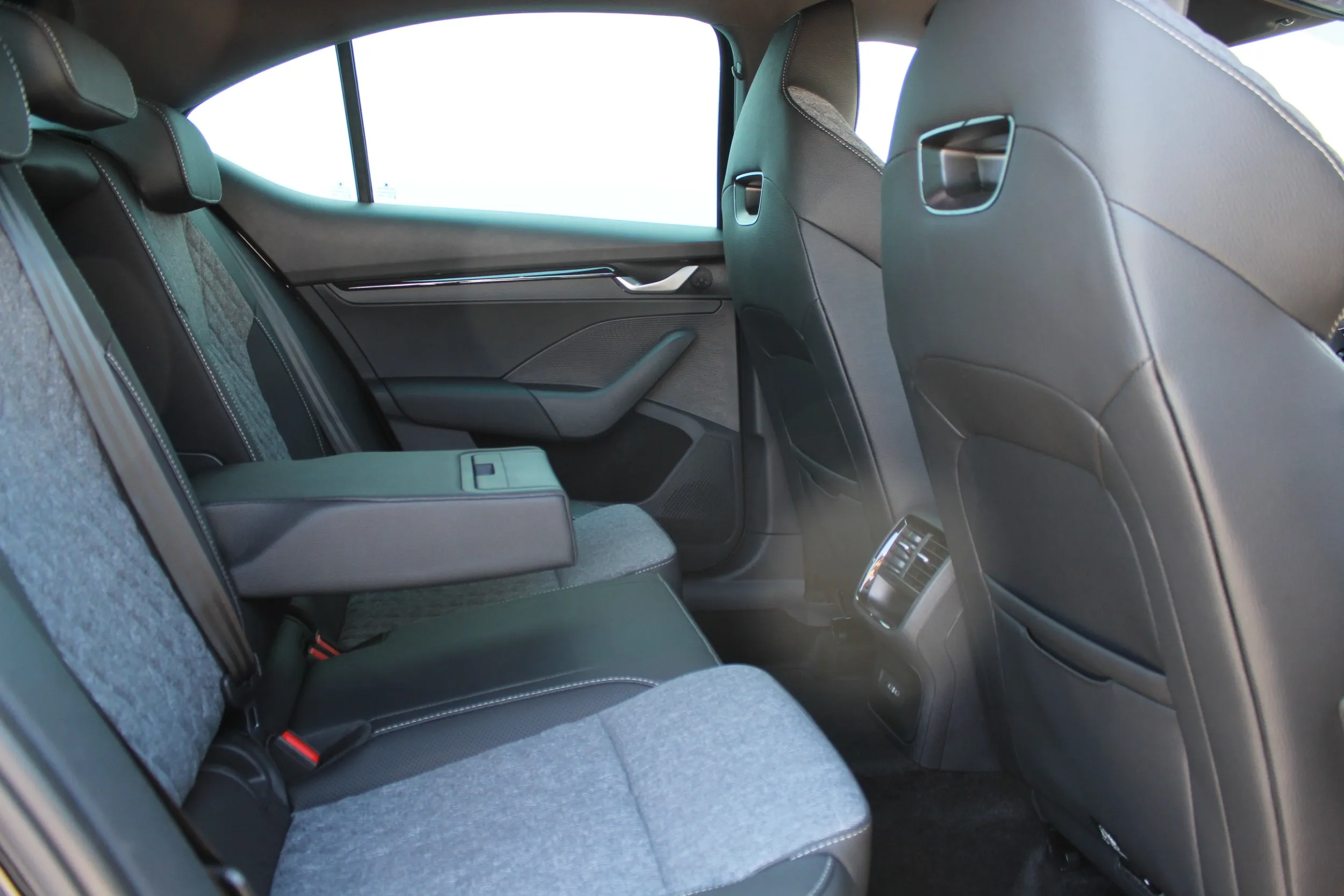 13308 škoda octavia fl sportline 1.5 tsi dsg mhev - slika 2