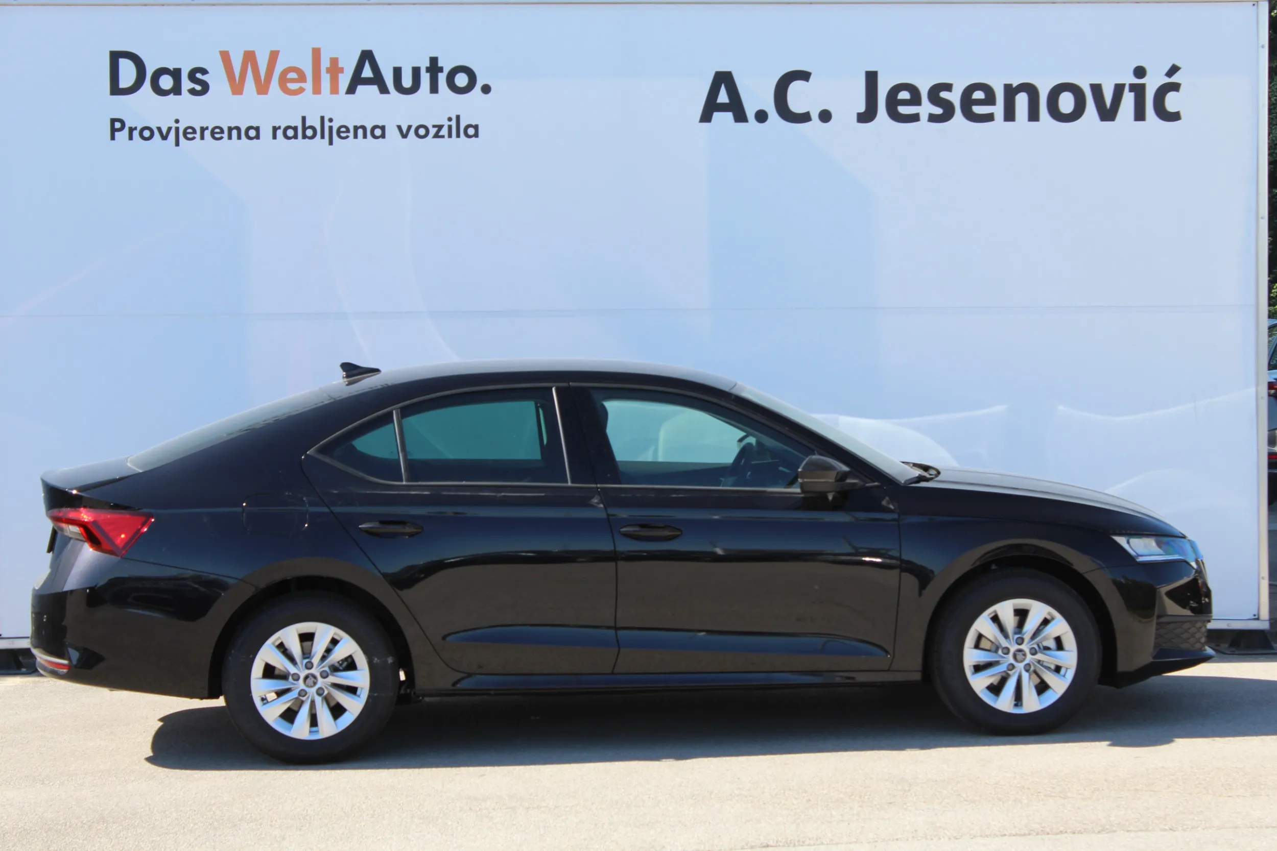 13293 škoda octavia fl essence 2.0 tdi - slika 10