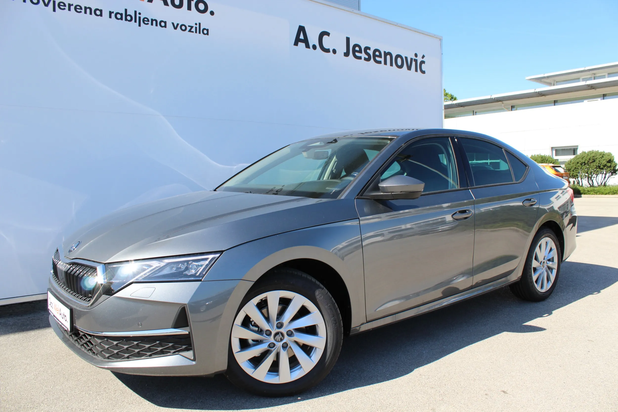 13303 škoda octavia fl selection 1.5 tsi dsg mhev - slika 15