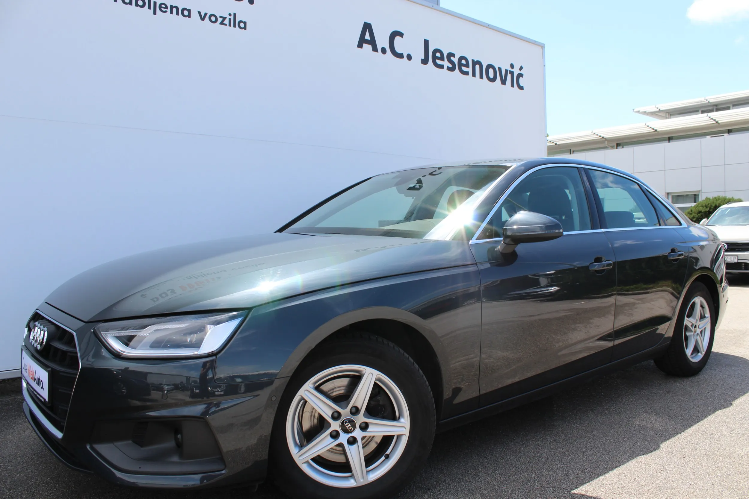 13268 audi a4 35tfsi s tr advanced - slika 6