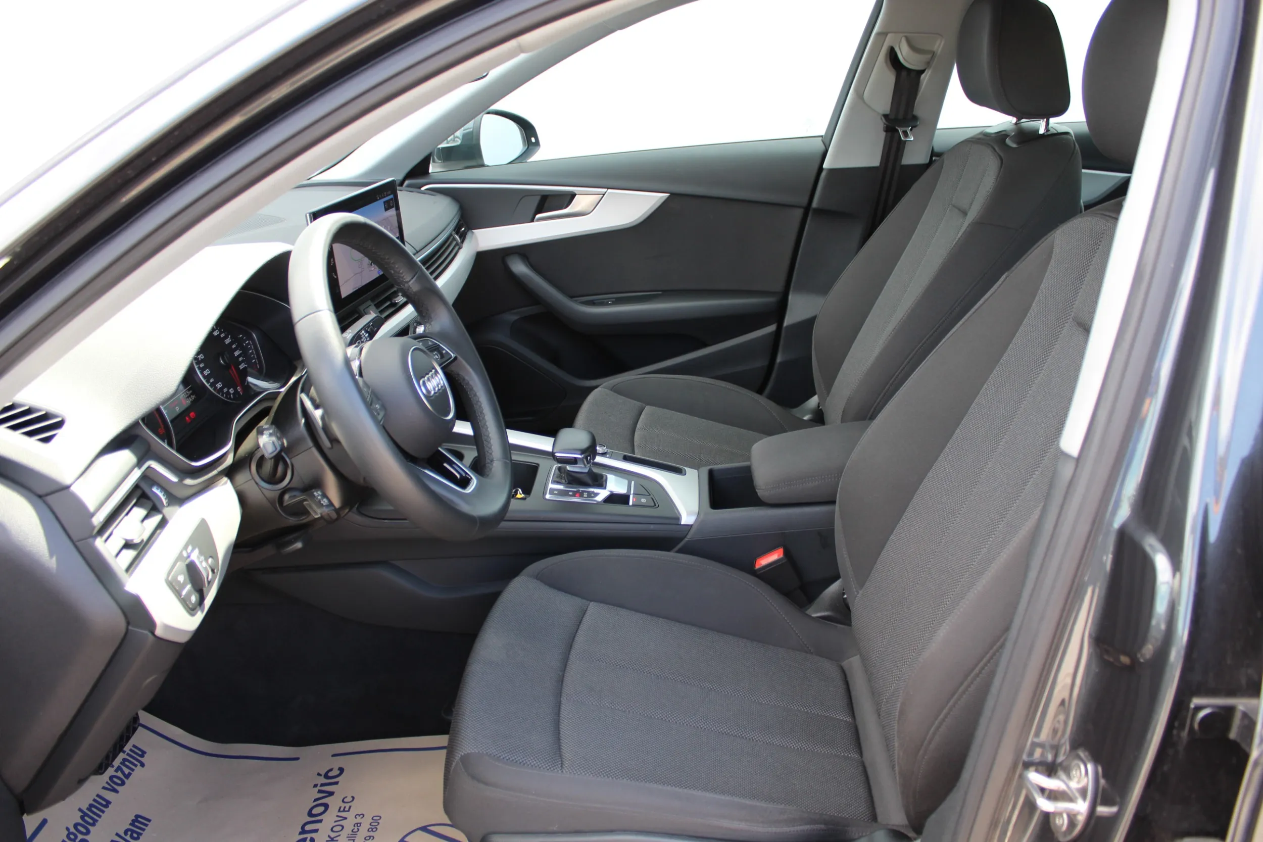 13268 audi a4 35tfsi s tr advanced - slika 7