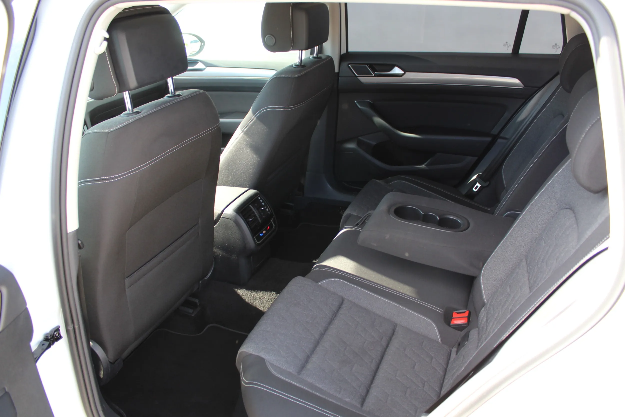 13314 volkswagen passat variant 2.0 tdi dsg business - slika 7