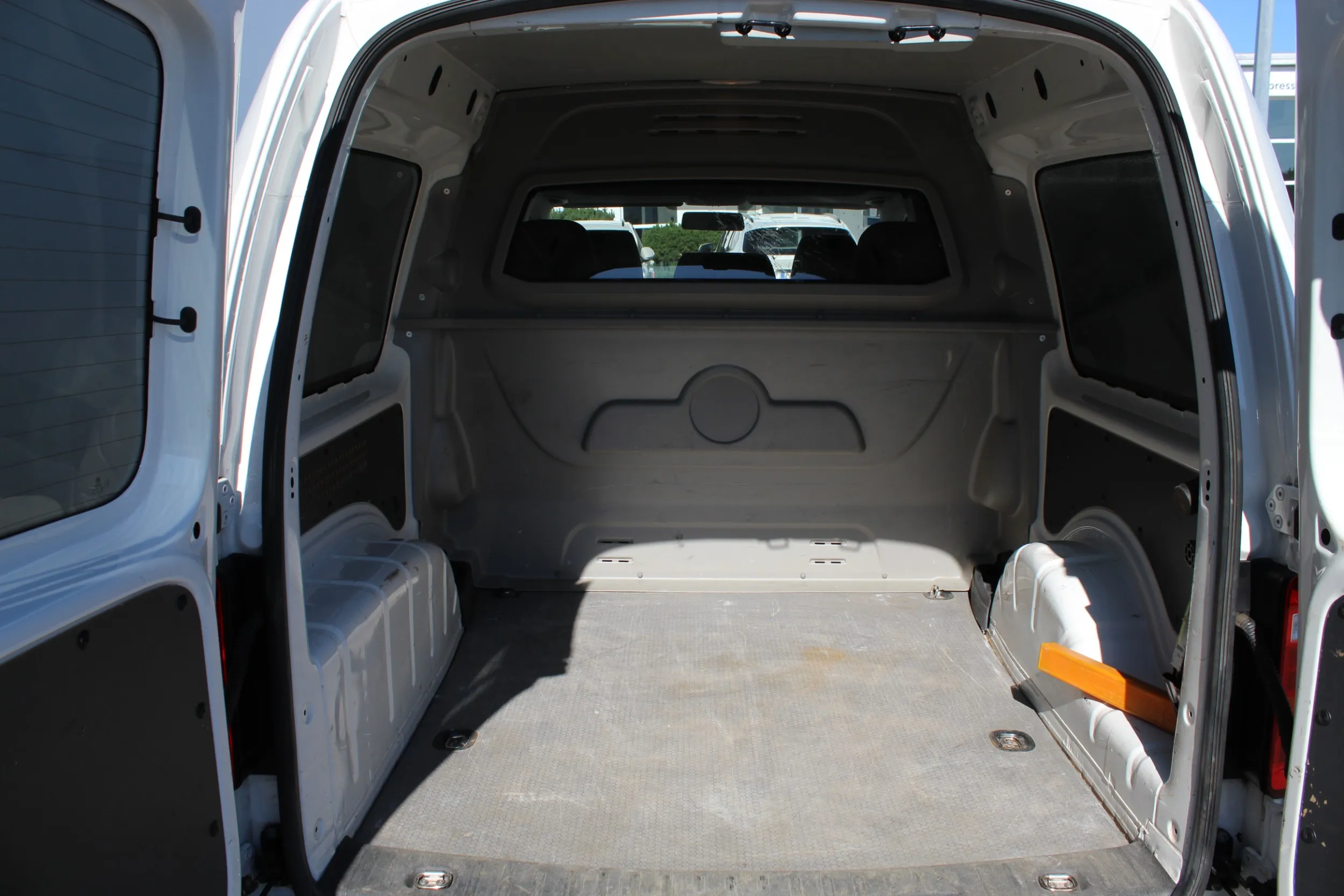 13320 vw caddy kombi maxi van 2.0 tdi - slika 8