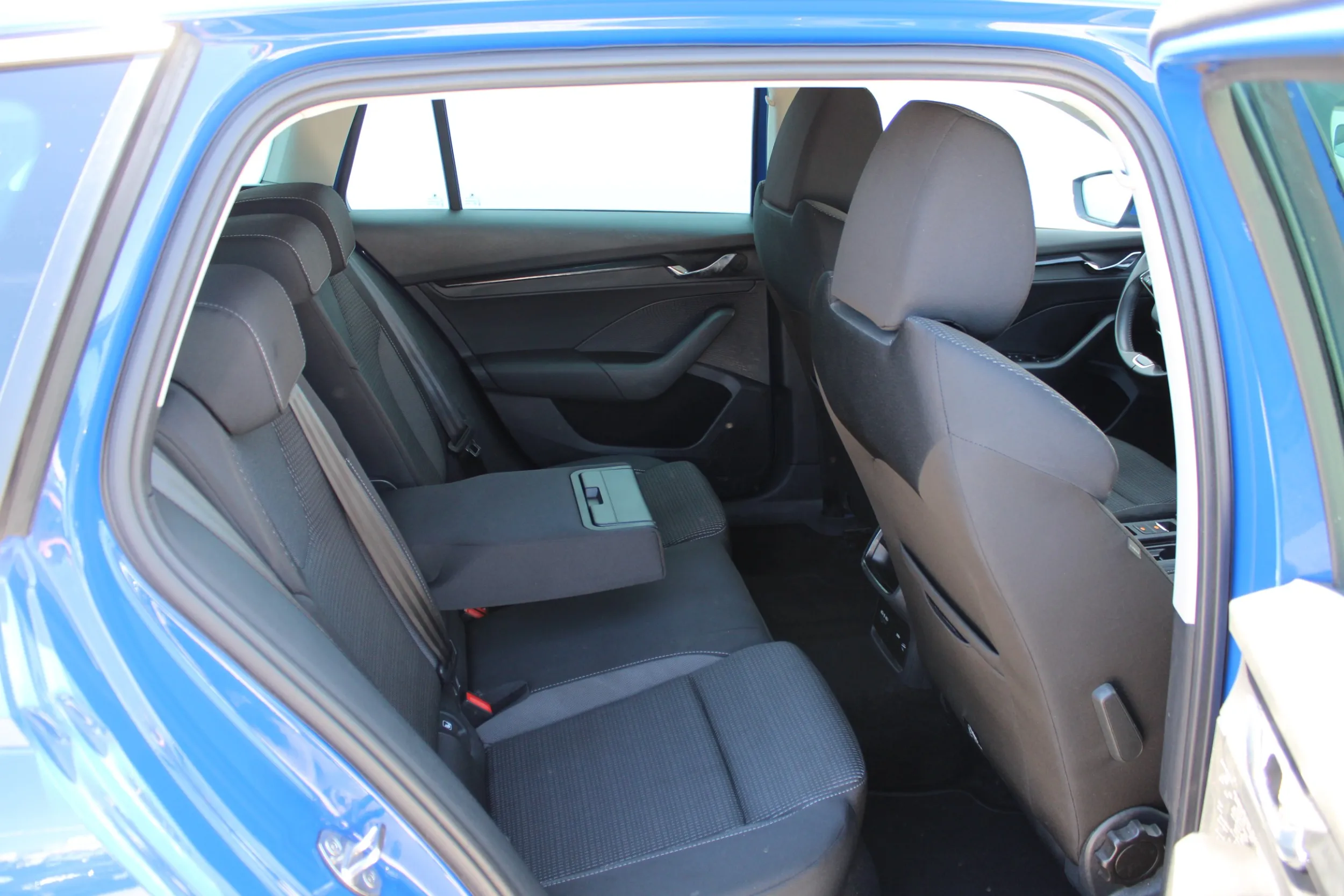 13578 škoda octavia combi ambition 2.0 tdi dsg - slika 11