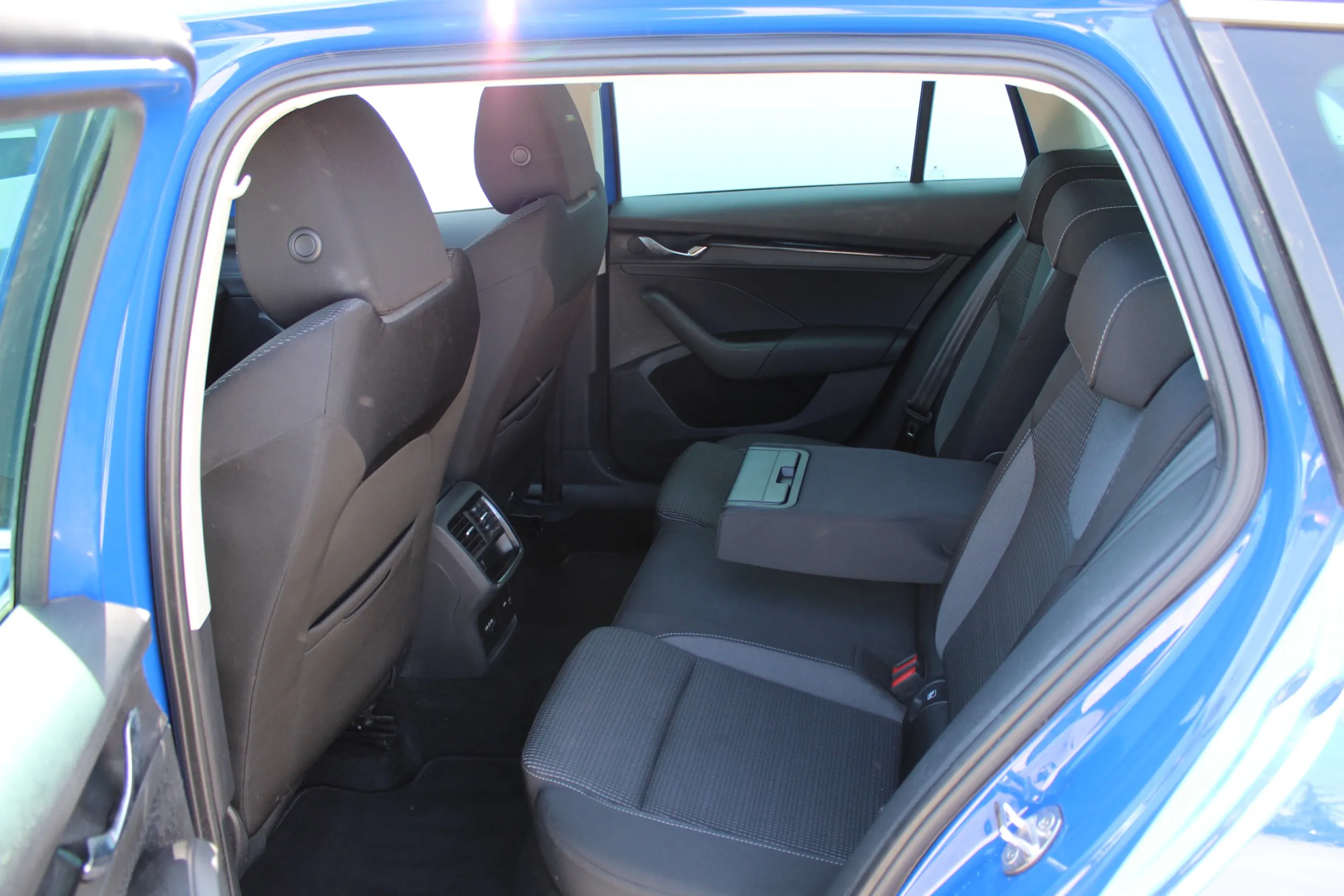13578 škoda octavia combi ambition 2.0 tdi dsg - slika 13