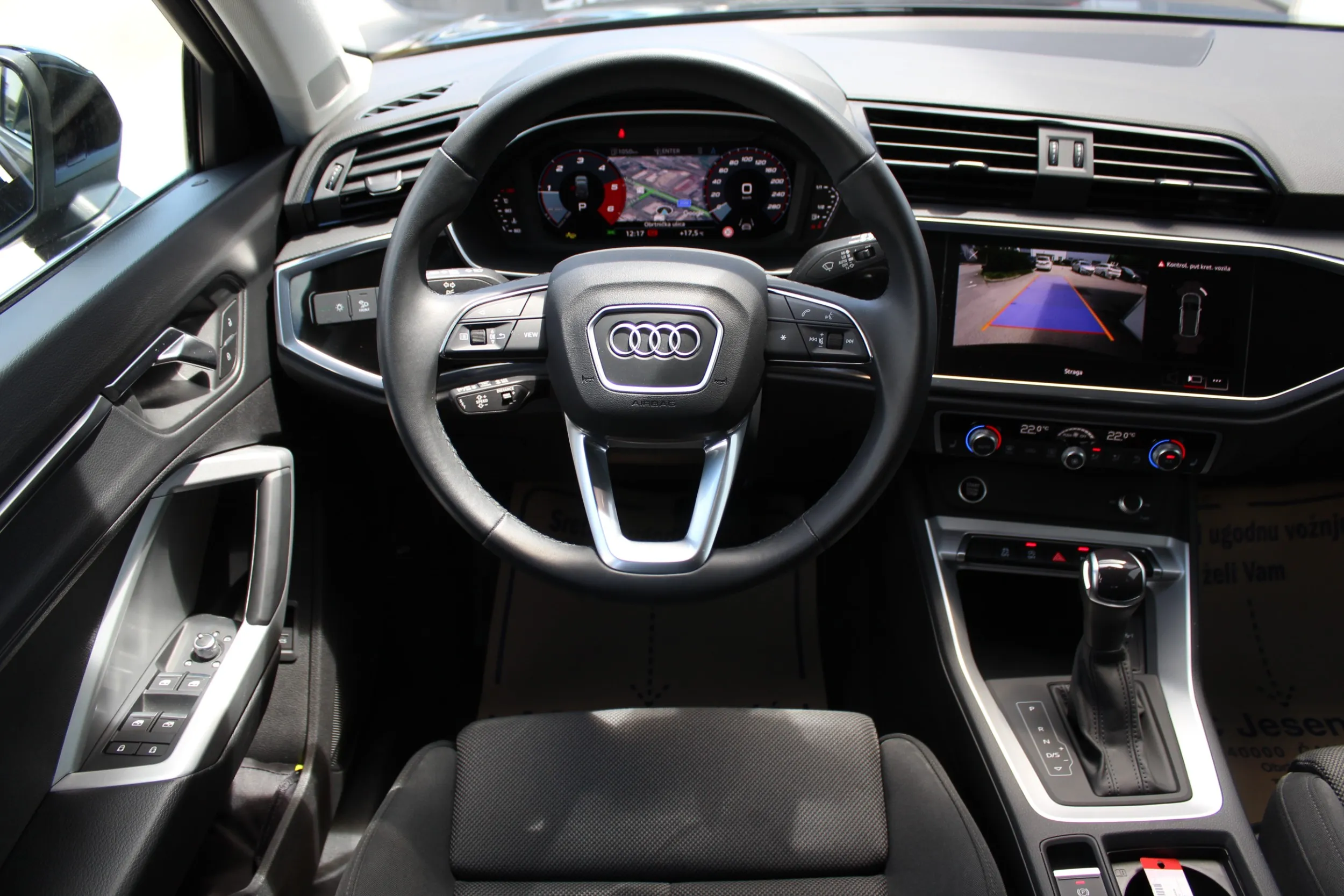 13431 audi q3 35tdi s tr advanced+ - slika 18