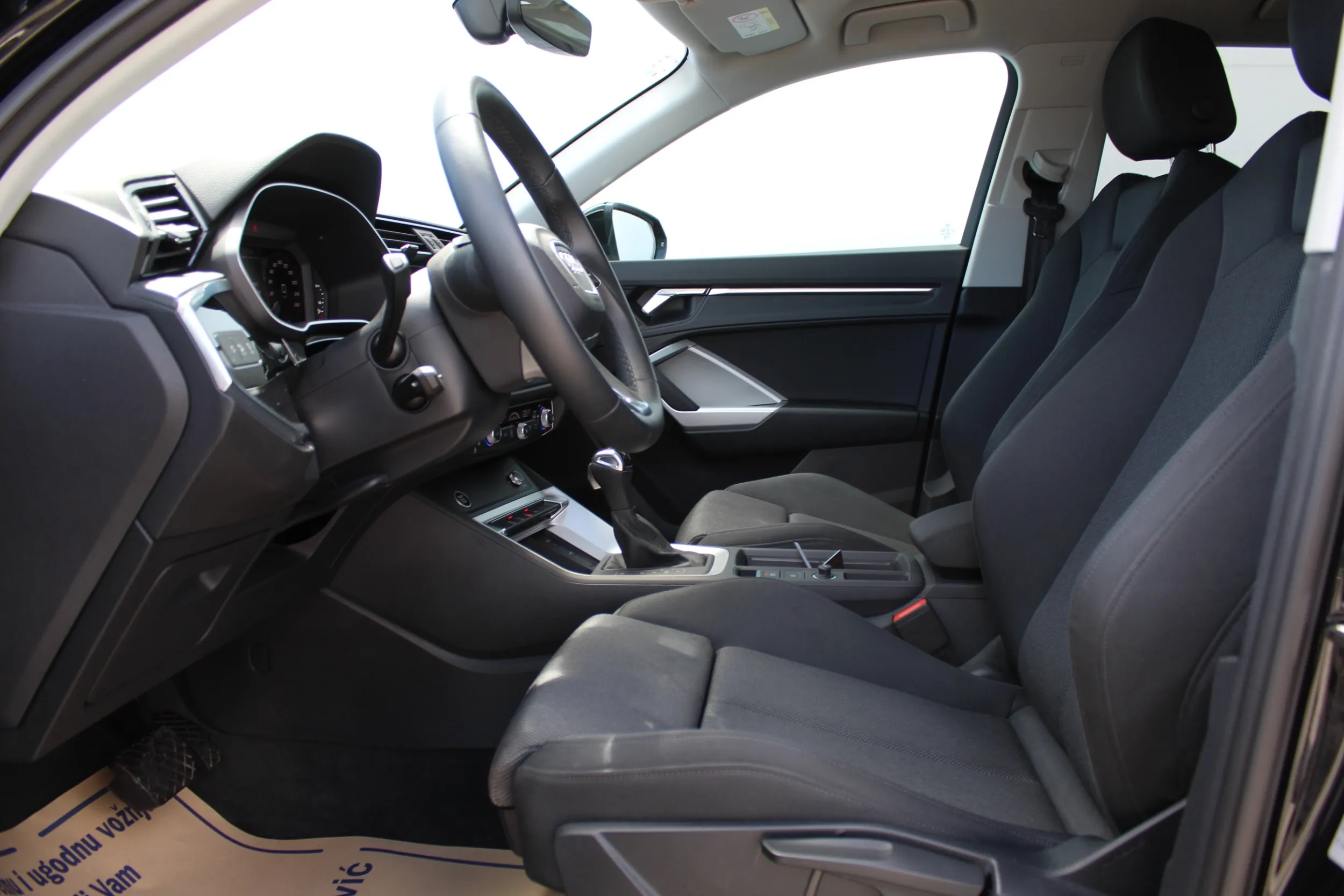 13431 audi q3 35tdi s tr advanced+ - slika 11