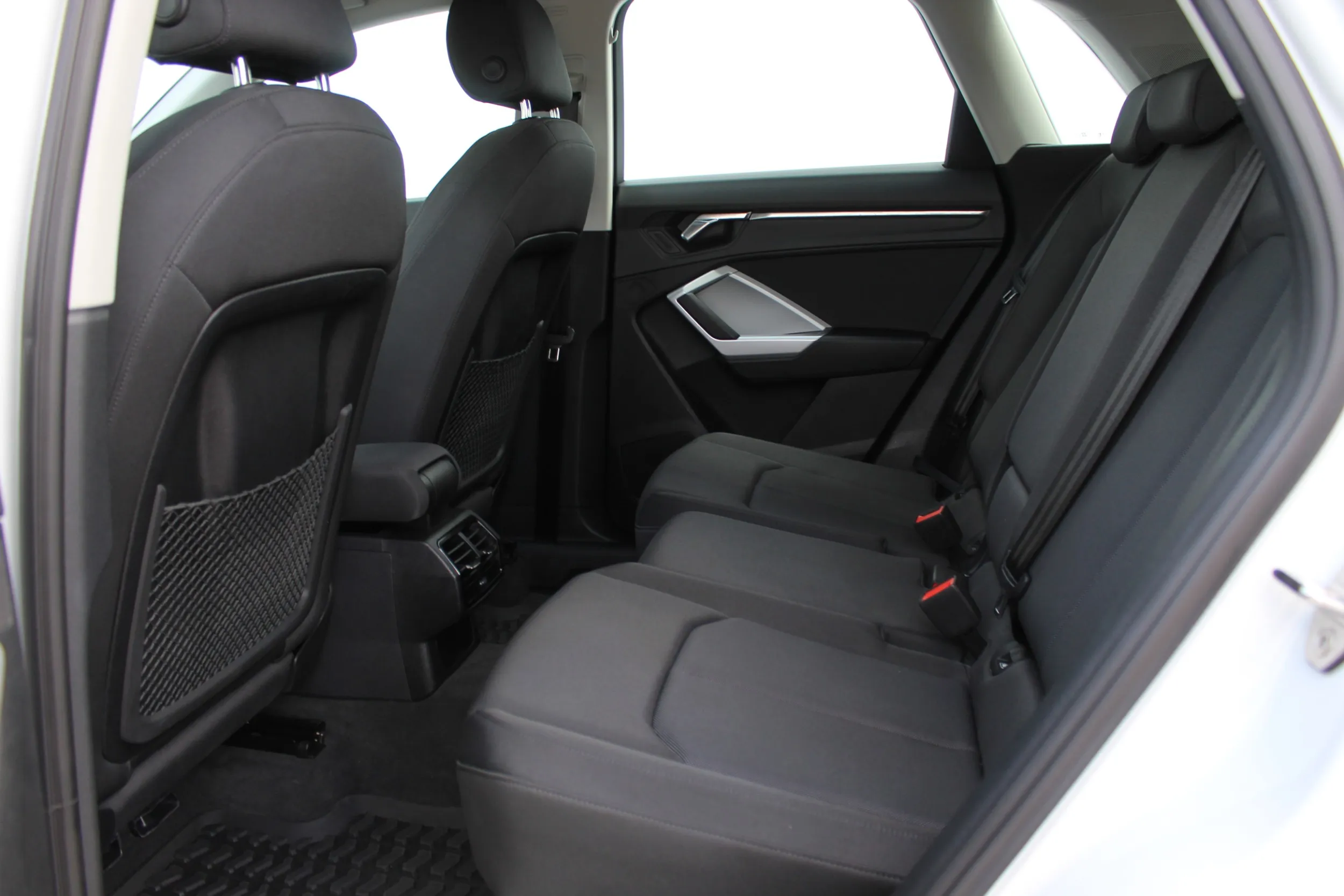 13432 audi q3 35tfsi s tr edition - slika 11