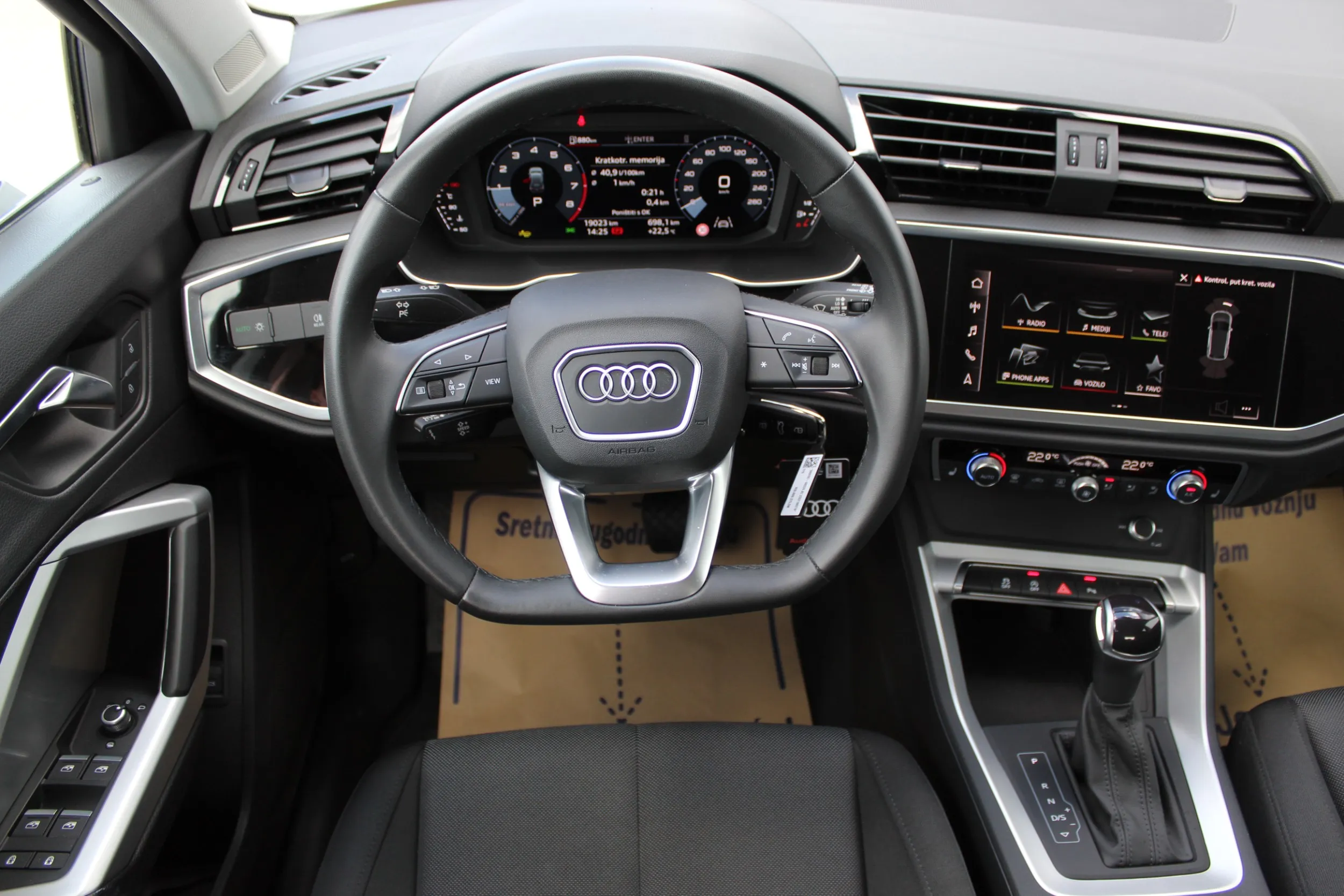 13432 audi q3 35tfsi s tr edition - slika 12