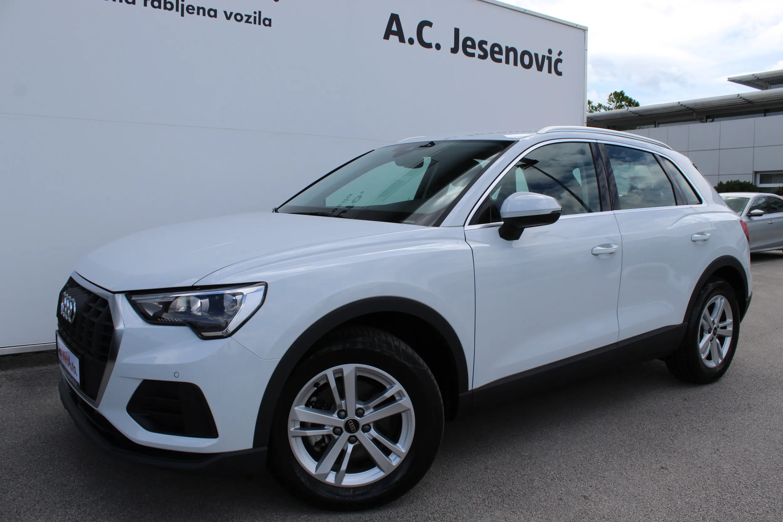 13432 audi q3 35tfsi s tr edition - slika 15