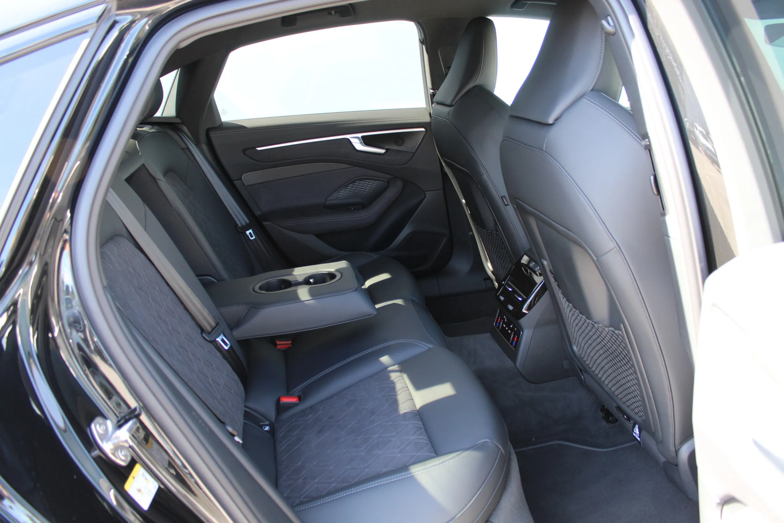 13383 audi a6 40 tdi quattro s tronic sport - slika 2
