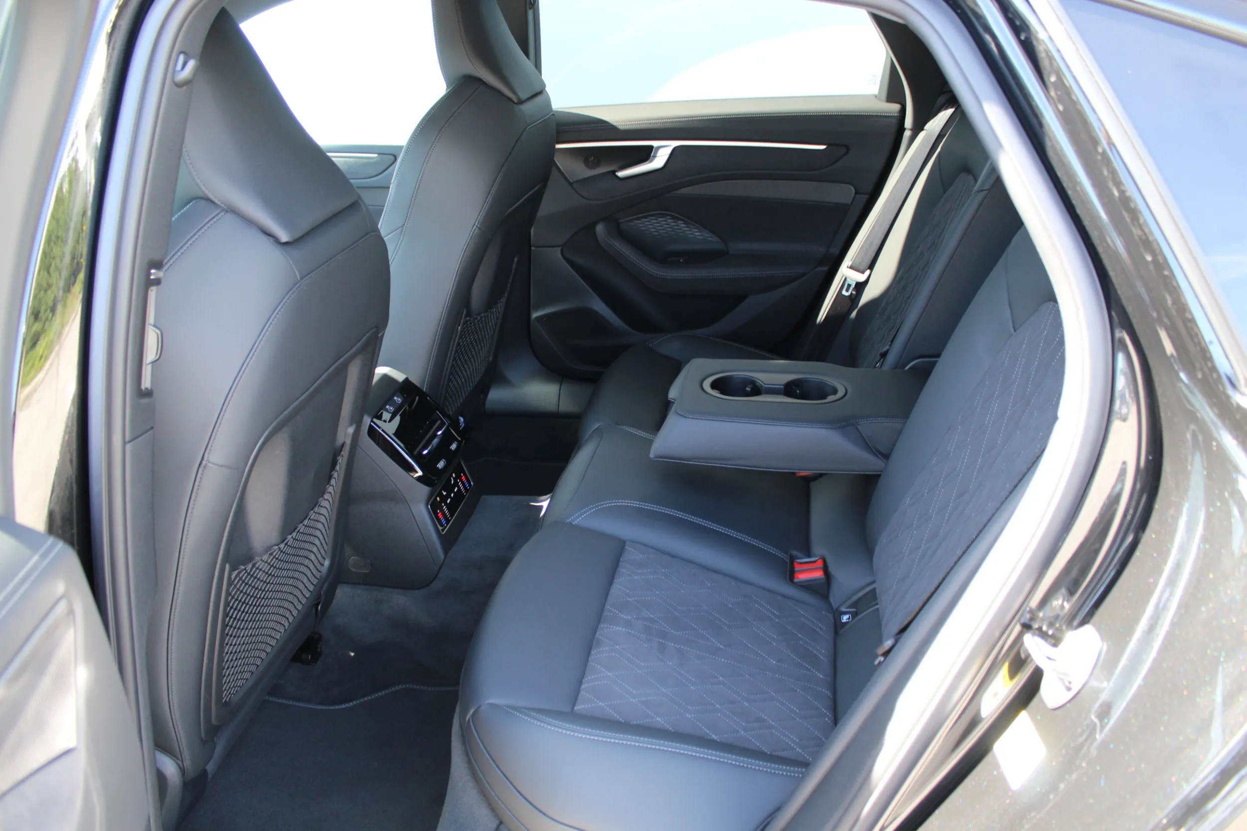 13383 audi a6 40 tdi quattro s tronic sport - slika 11