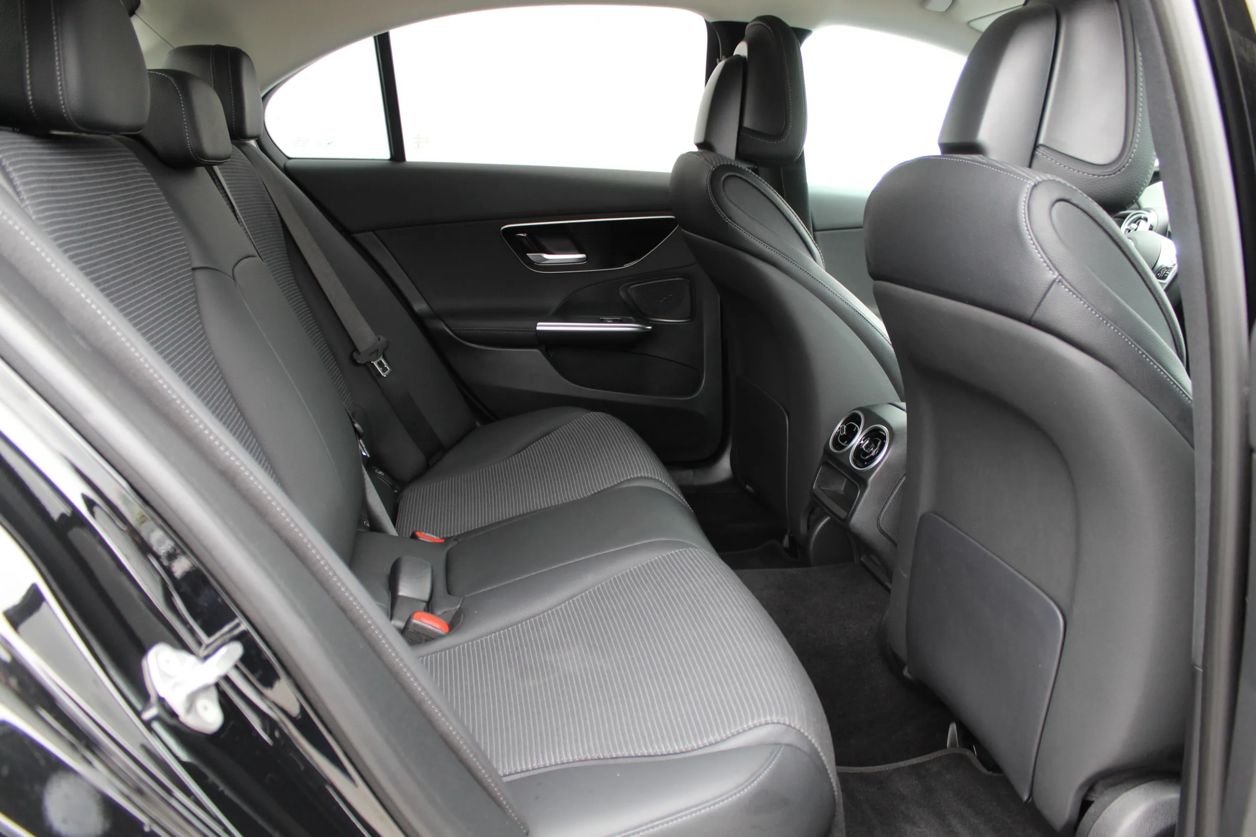 mercedes-benz c 200 d avantgarde aut. - slika 7