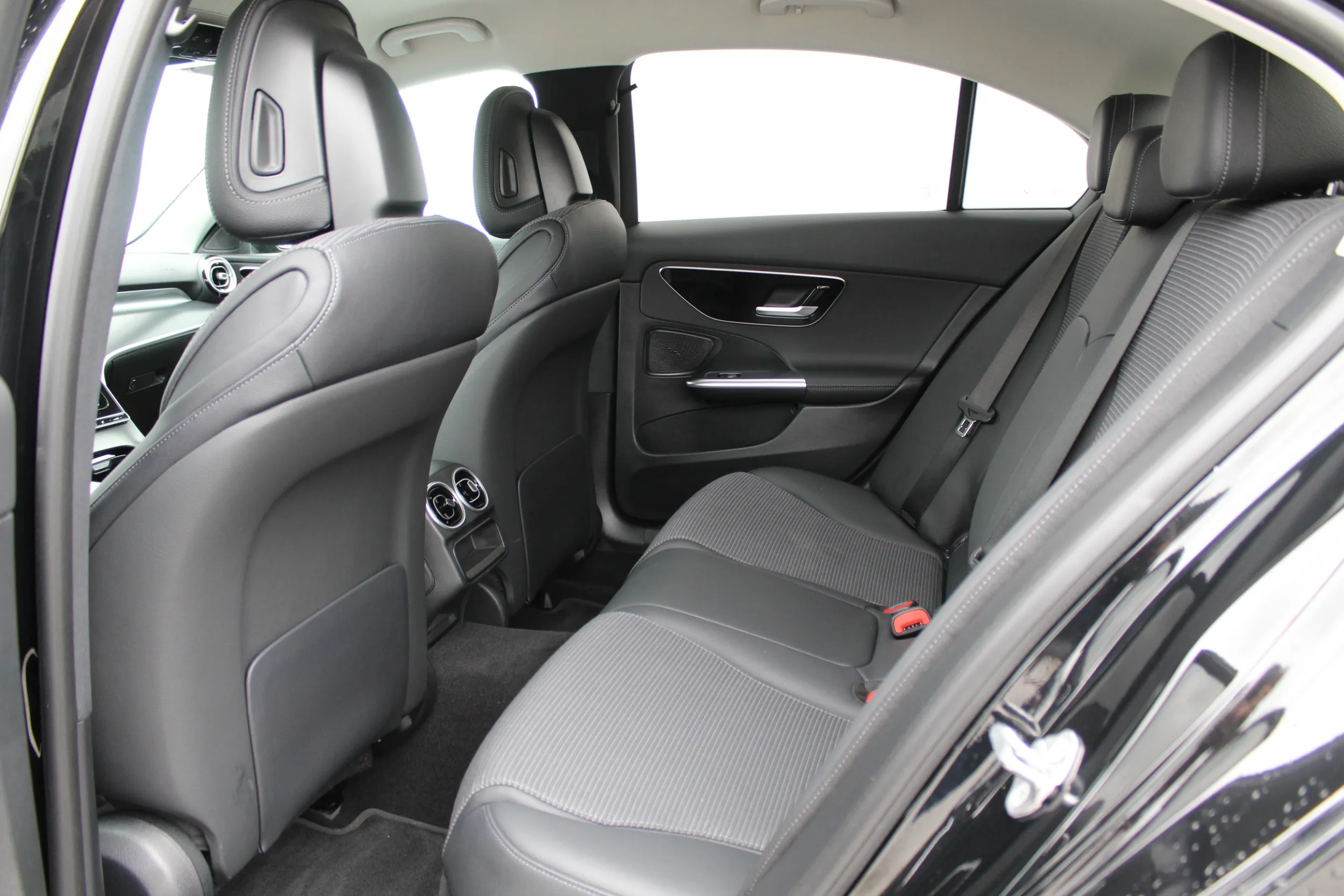 mercedes-benz c 200 d avantgarde aut. - slika 11
