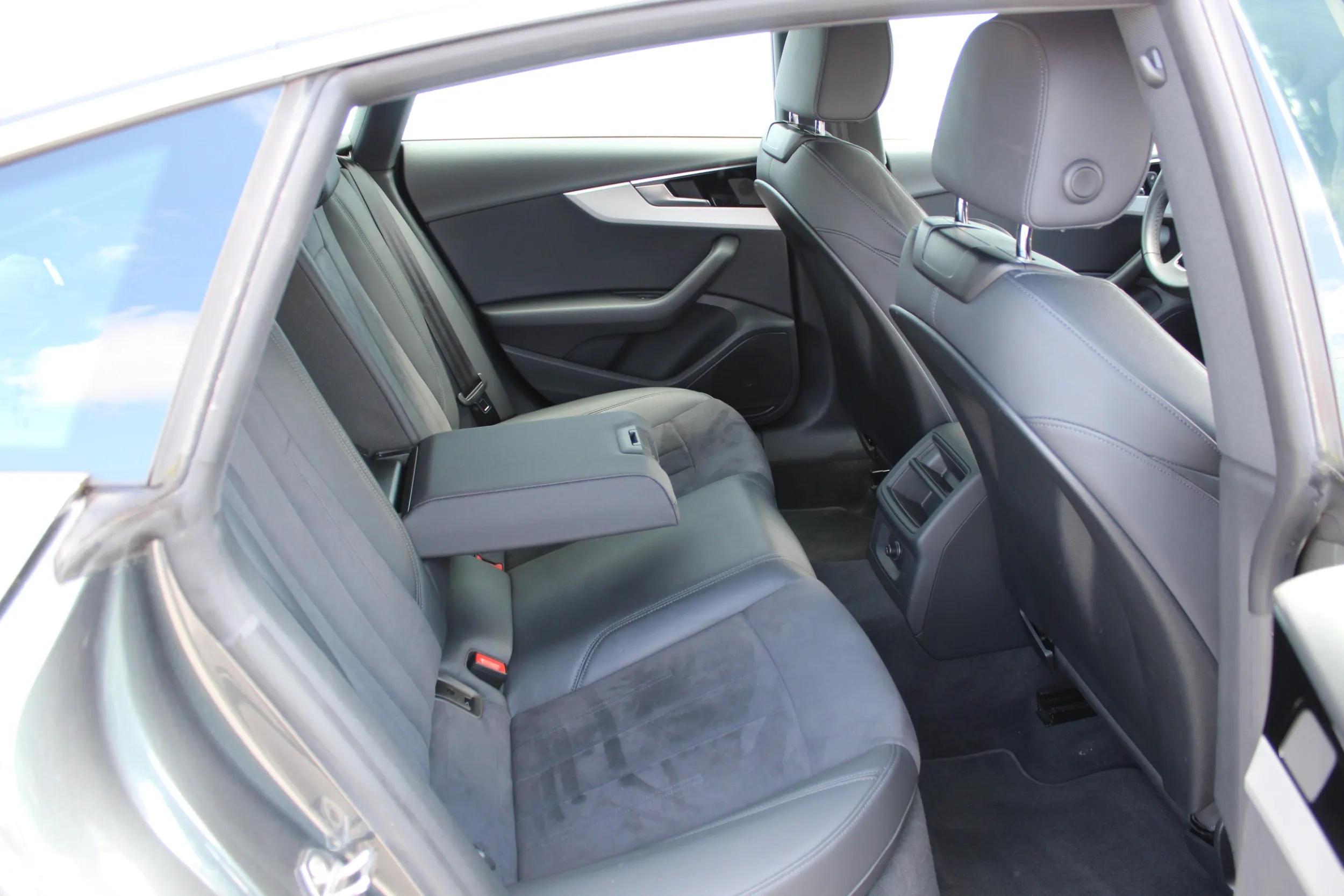 audi a5 sb 30tdi s tr s line+ - slika 8