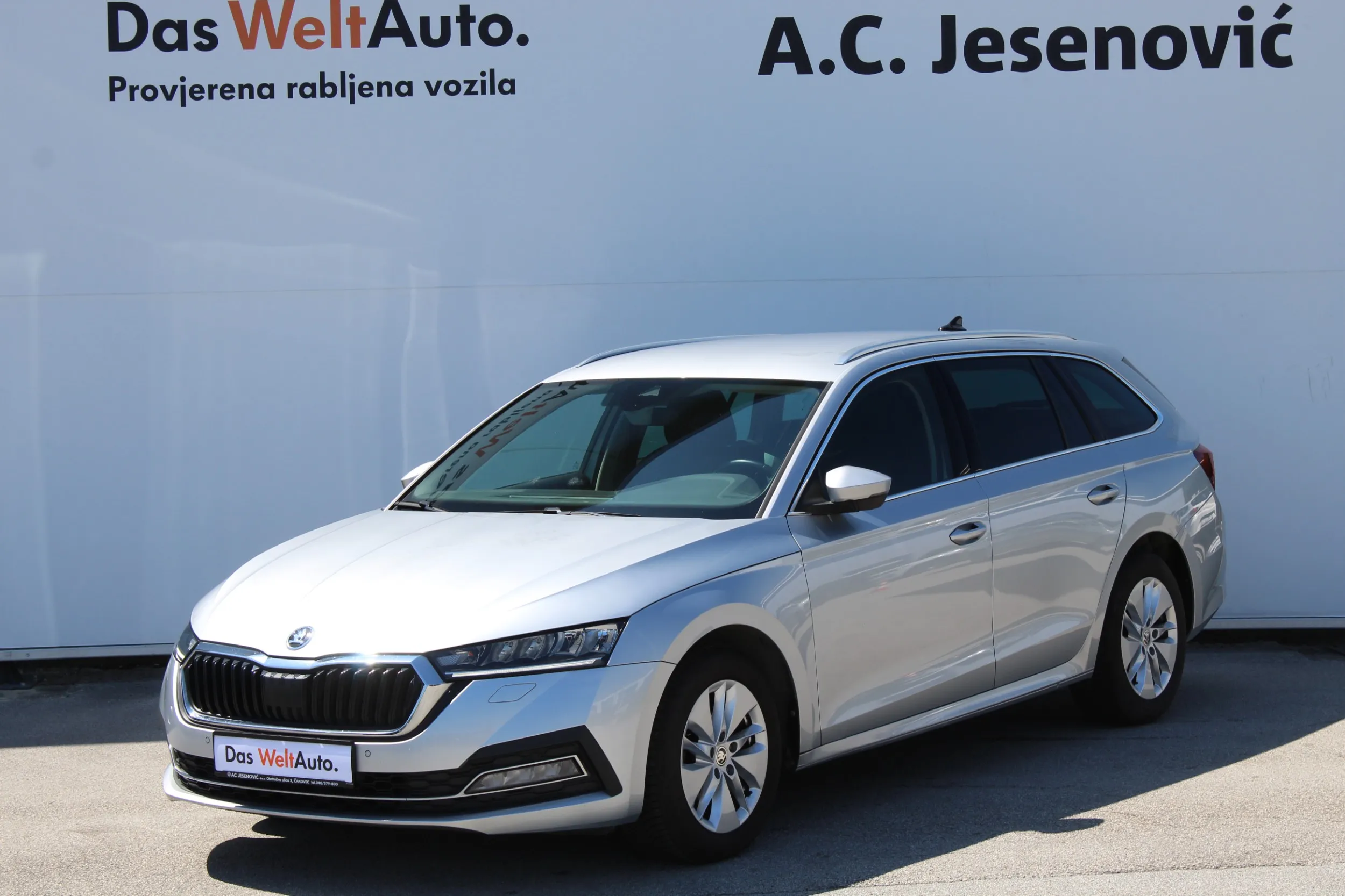 13381 škoda octavia combi ambition 2.0 tdi dsg - slika 1